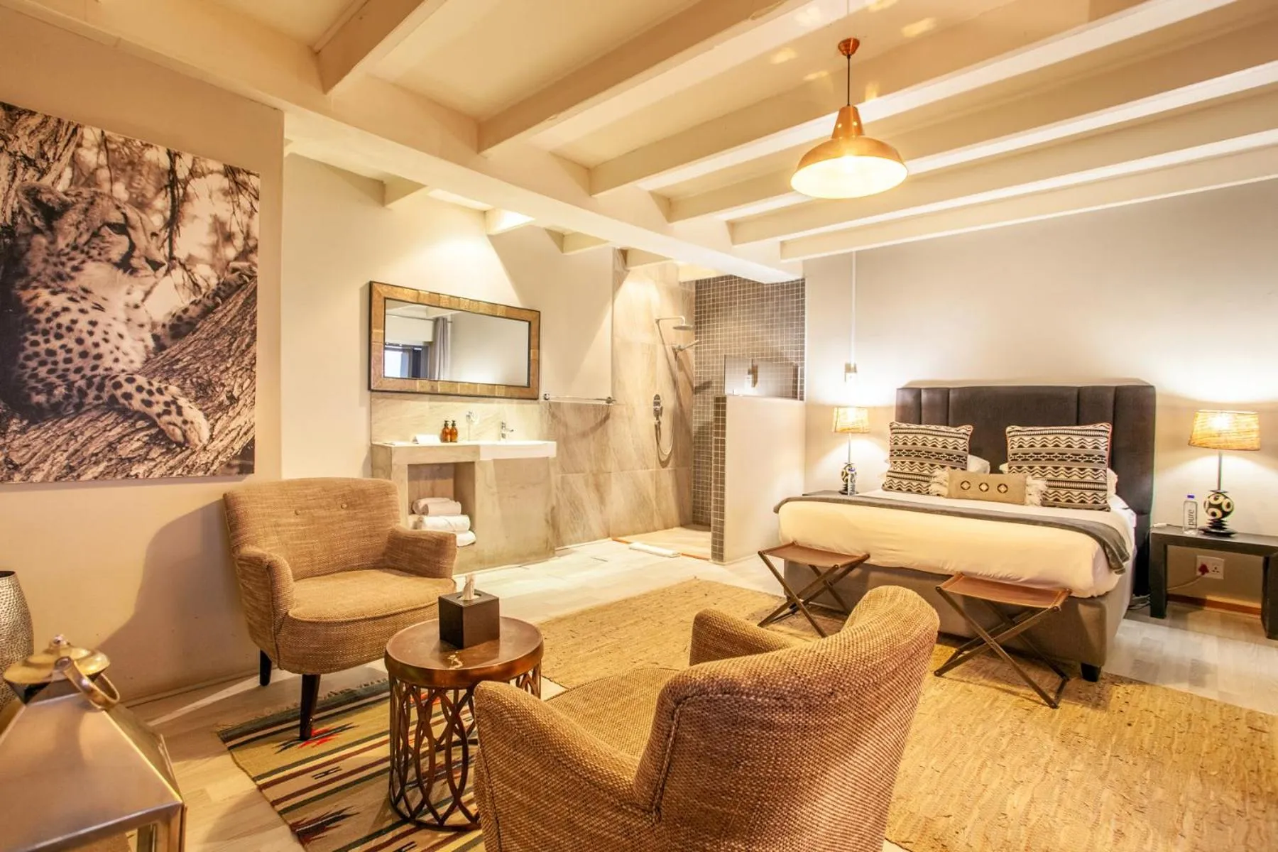 Bed in Inverdoorn Game Reserve Lodge