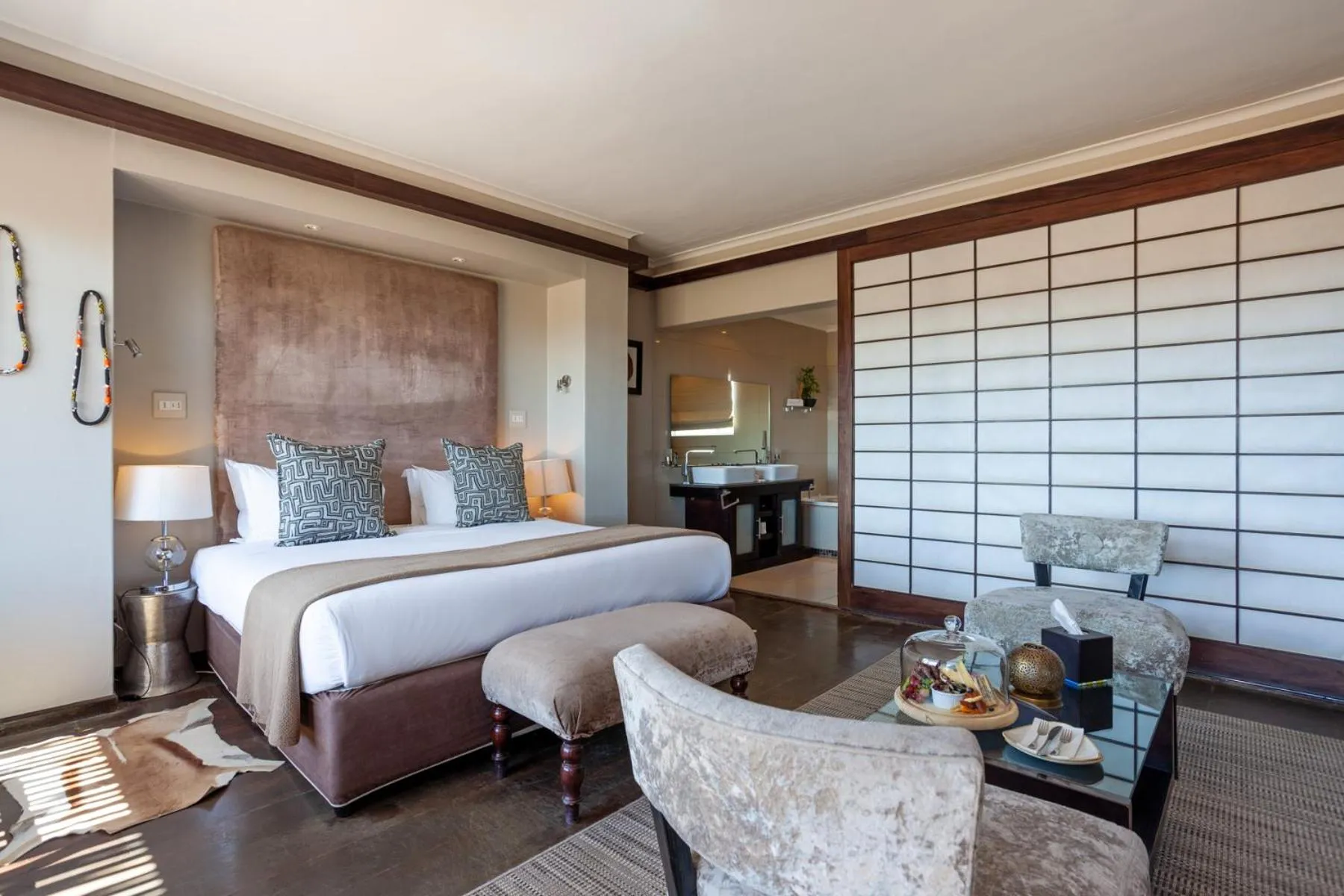 Bedroom, Bed in Inverdoorn Game Reserve Lodge