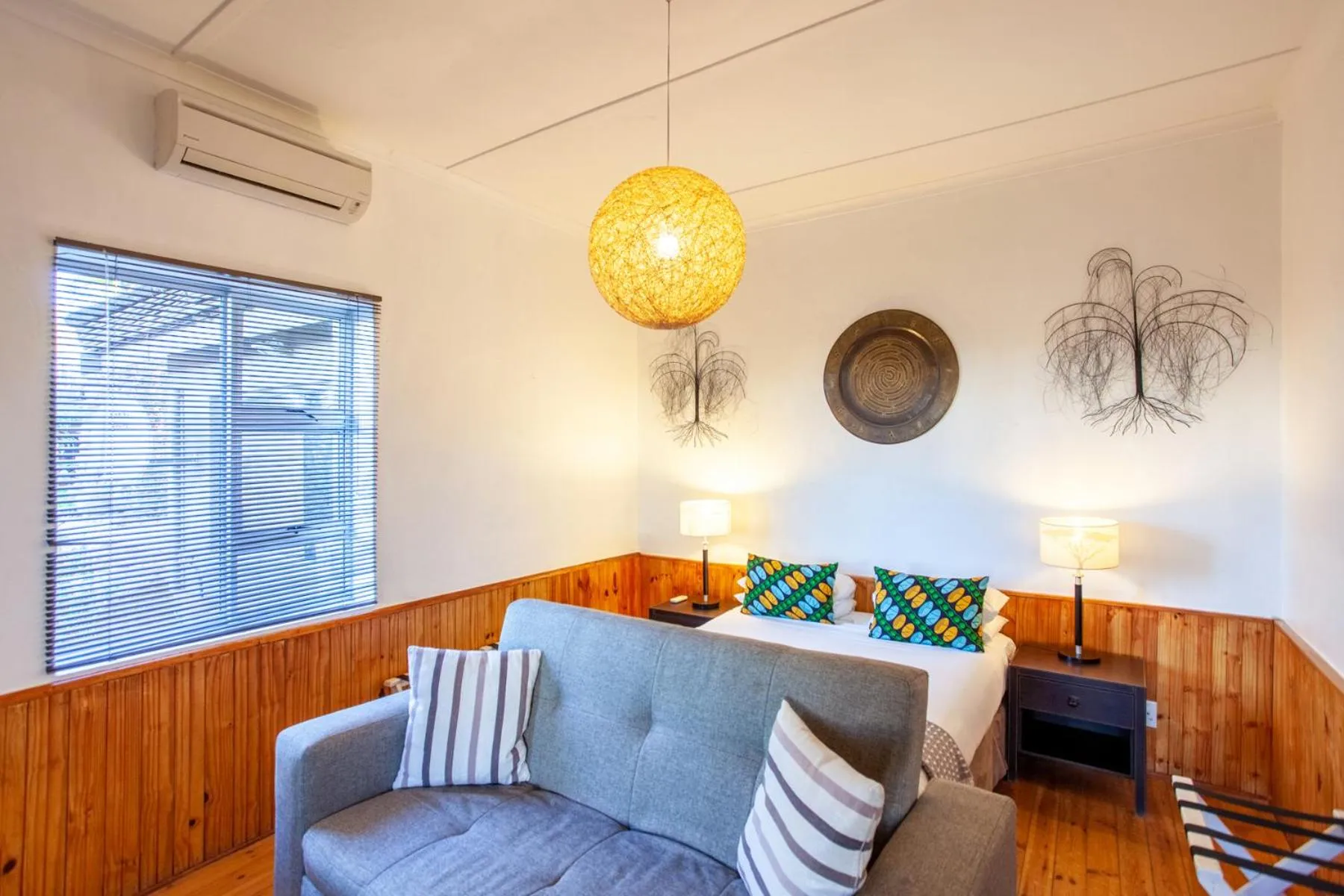 Bed in Inverdoorn Game Reserve Lodge