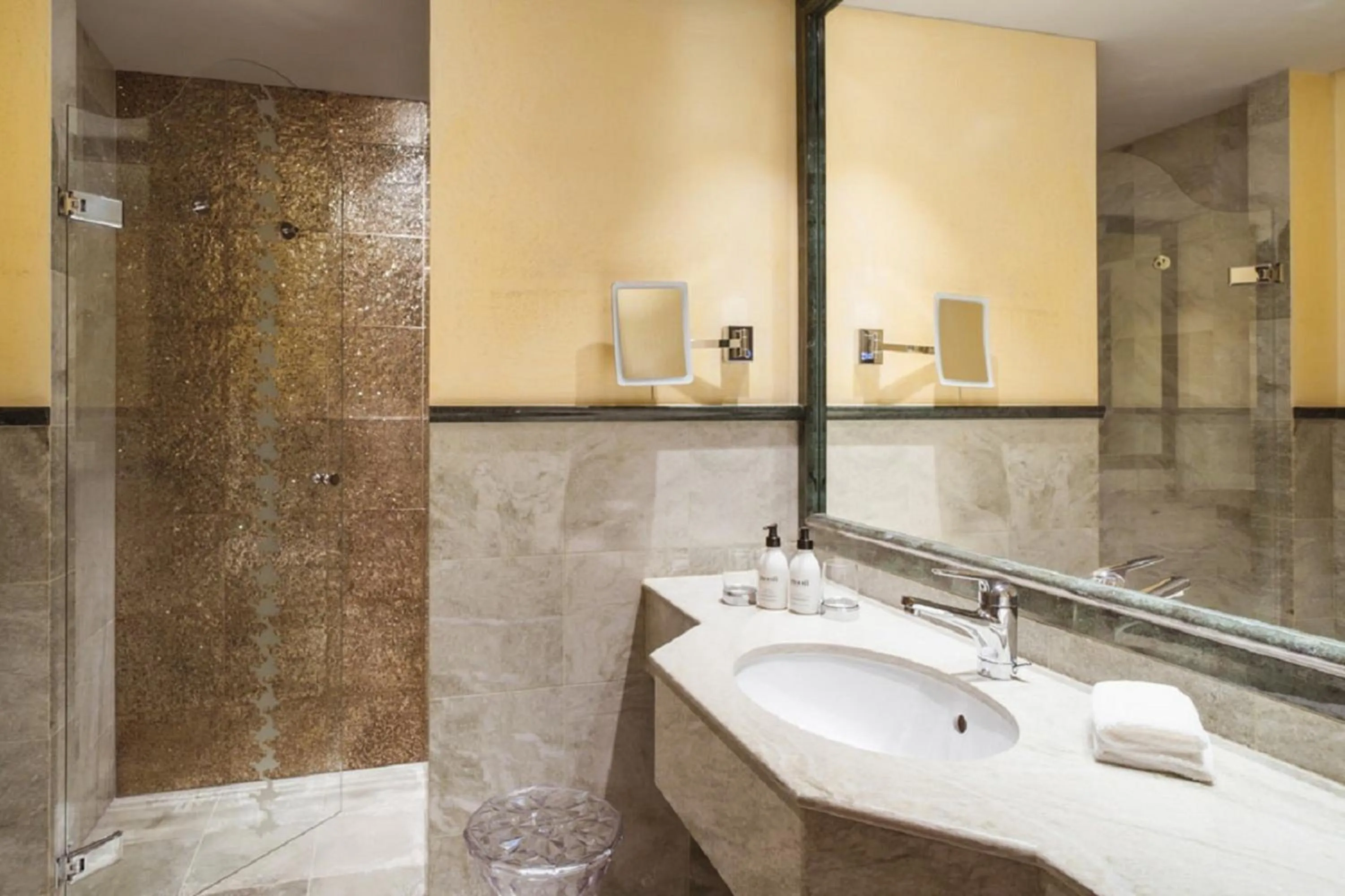 Bathroom in Hotel Eden Roc - The Leading Hotels of the World