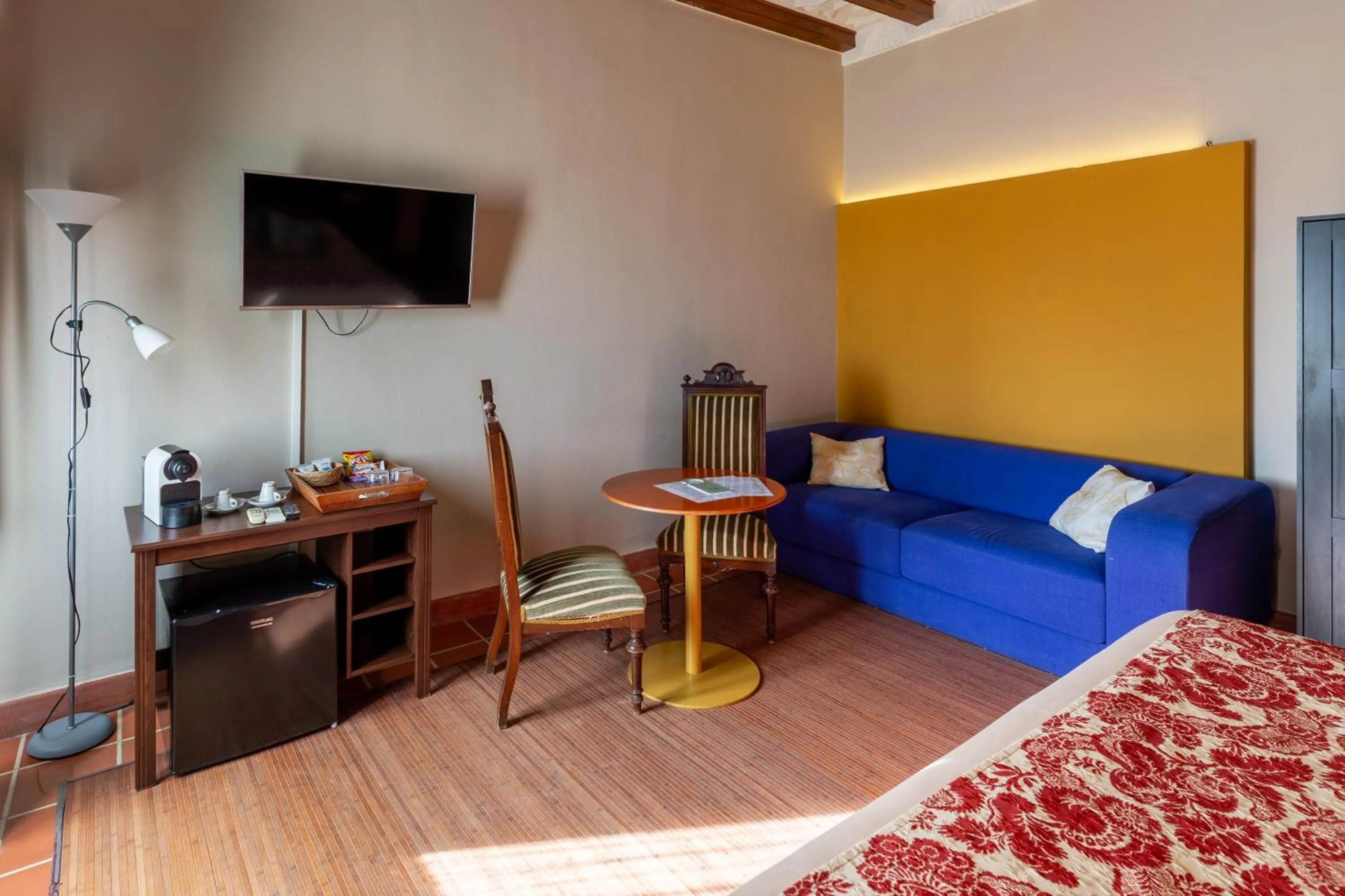 Shower, Bed in Els Jardins De La Martana