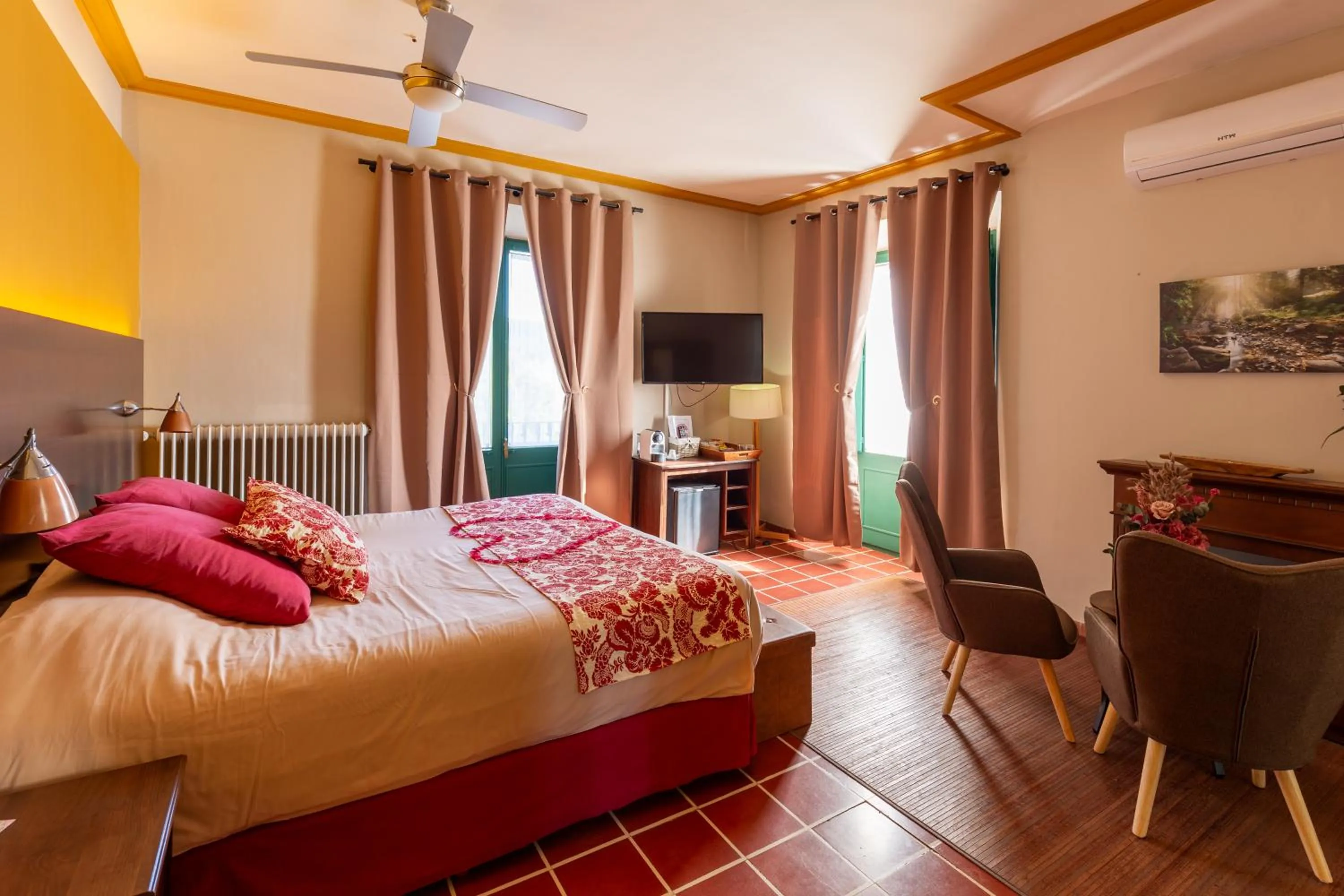 TV and multimedia, Bed in Els Jardins De La Martana