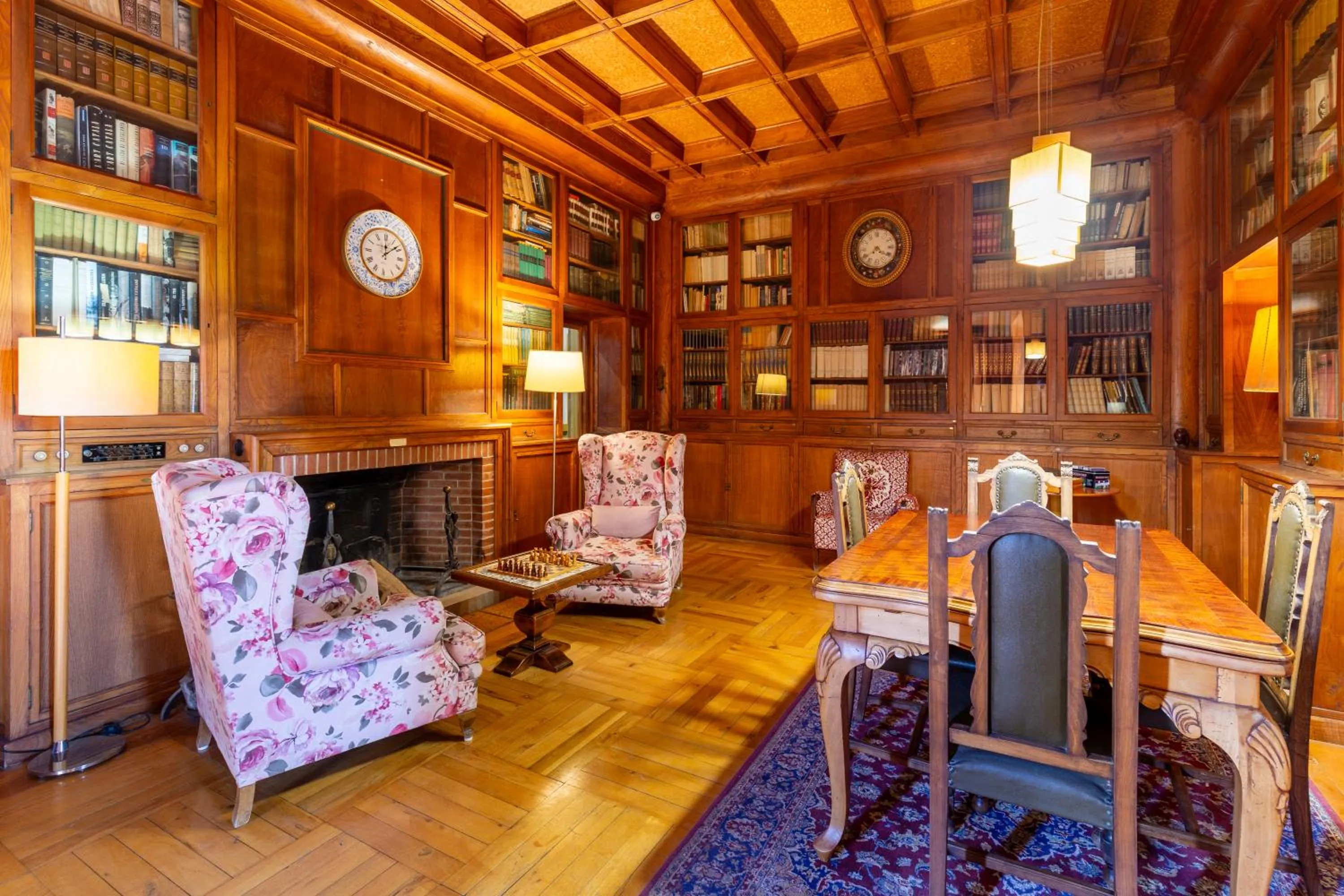 Library in Els Jardins De La Martana