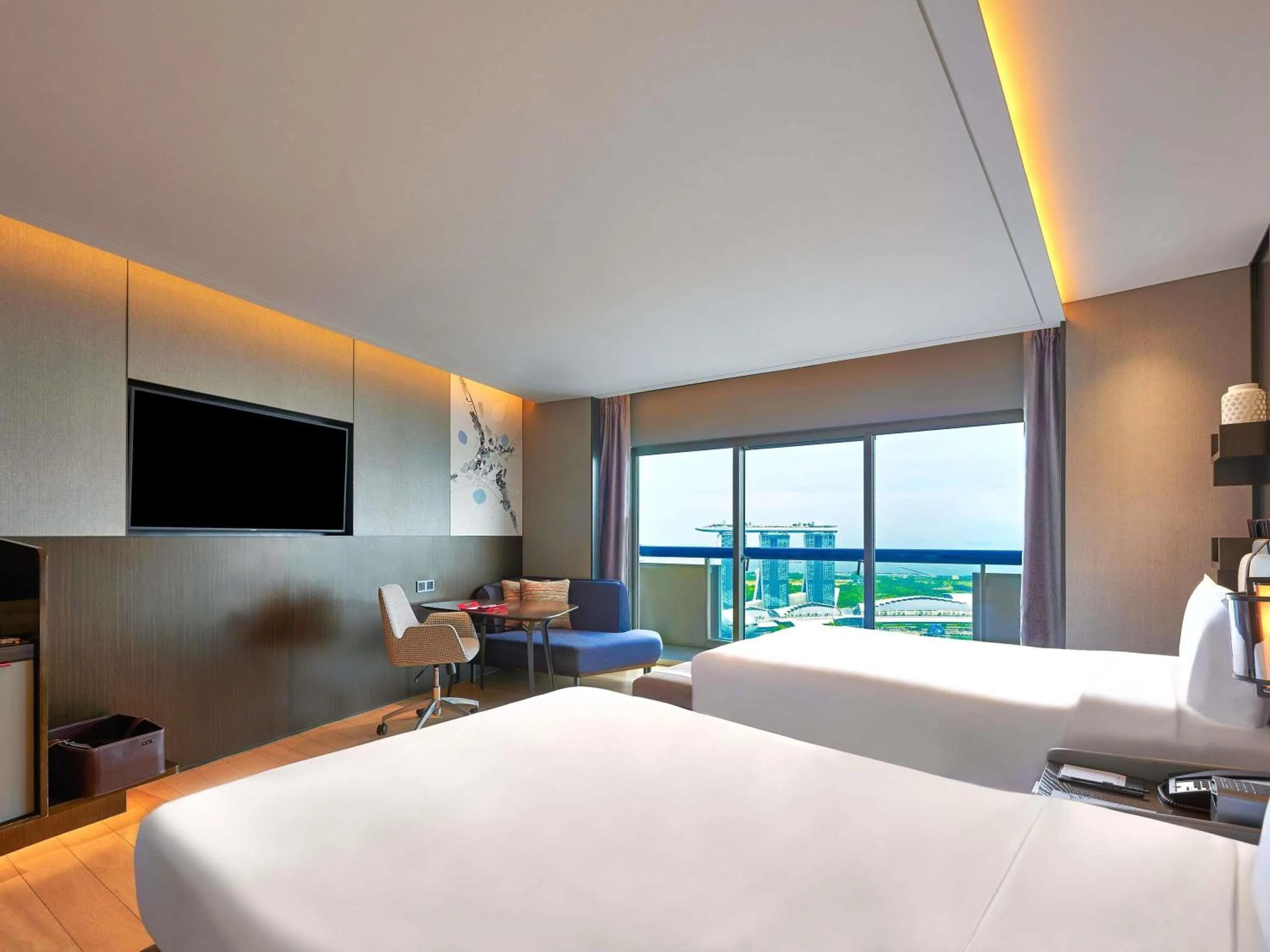 Bedroom, Bed in Swissotel The Stamford Singapore