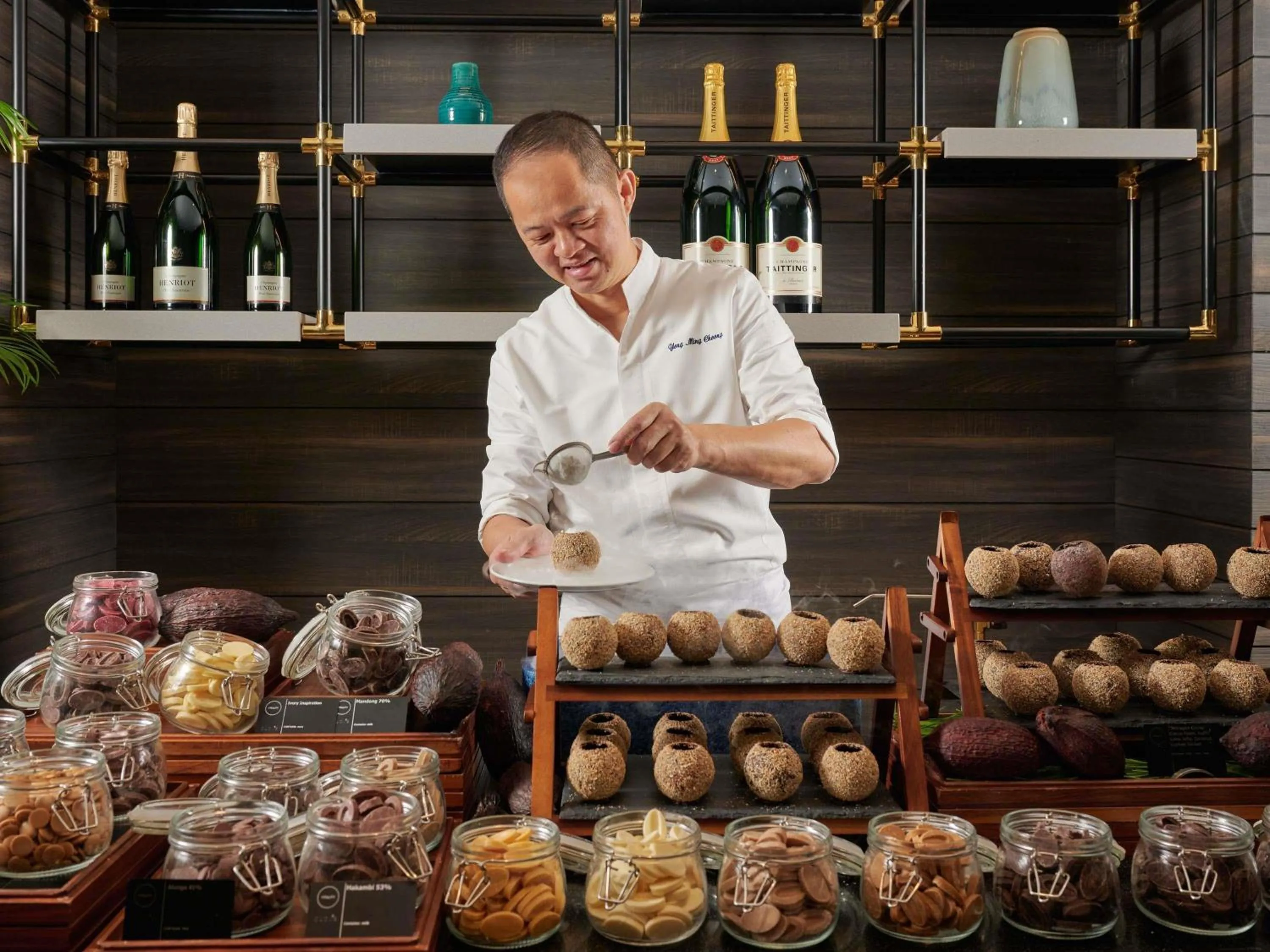 Restaurant/places to eat in Swissotel The Stamford Singapore