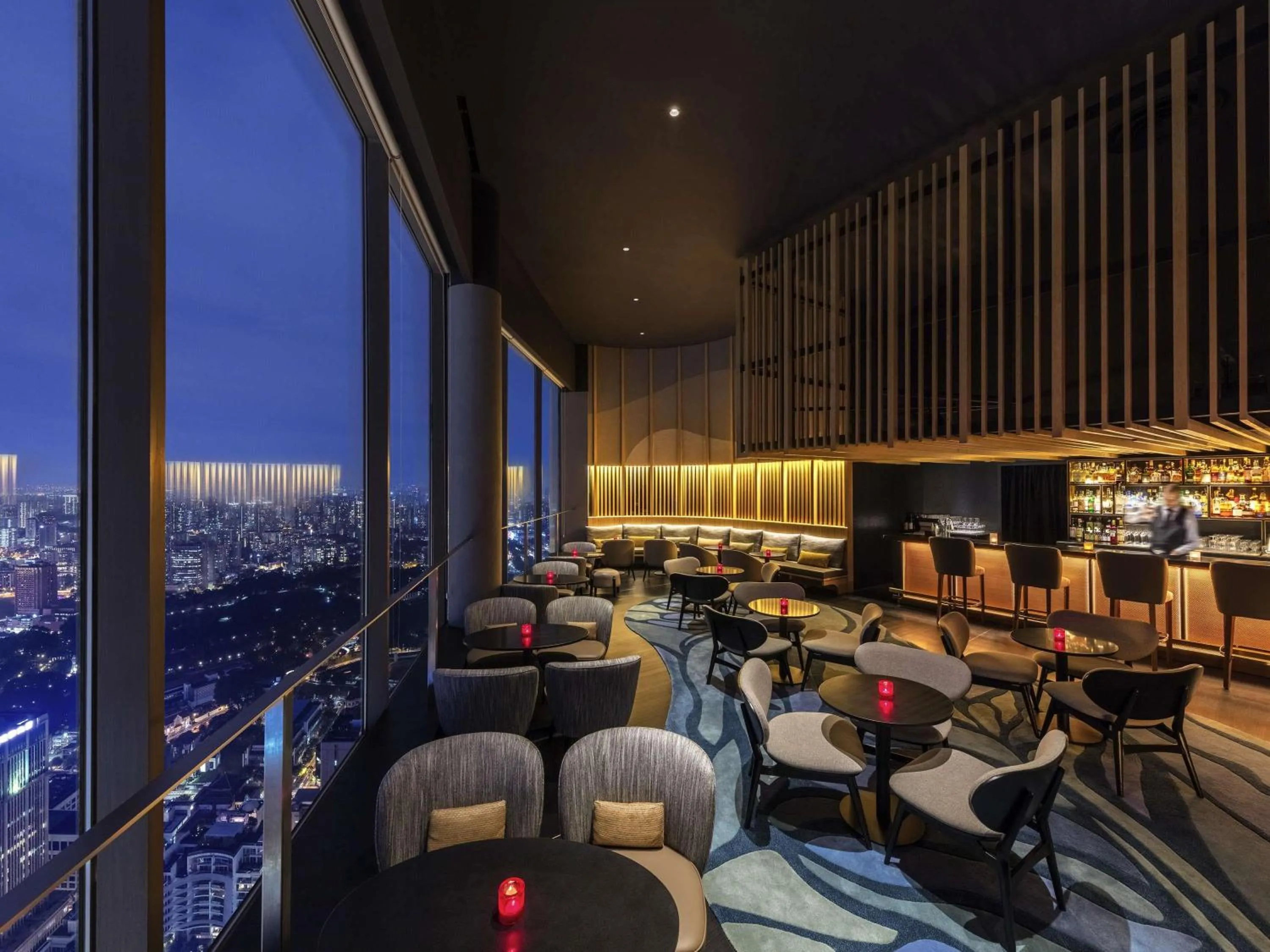Lounge or bar in Swissotel The Stamford Singapore