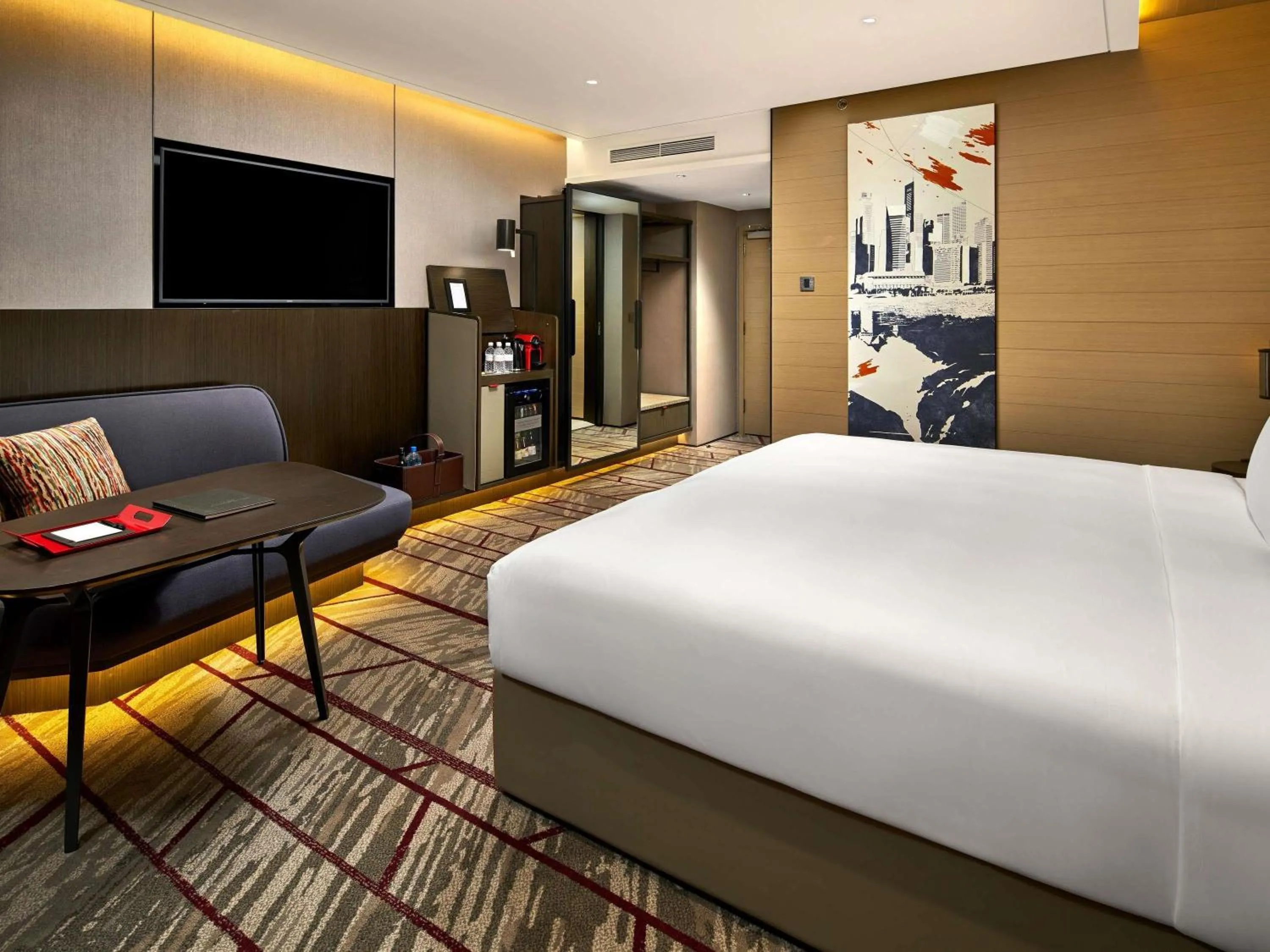 Bedroom, Bed in Swissotel The Stamford Singapore