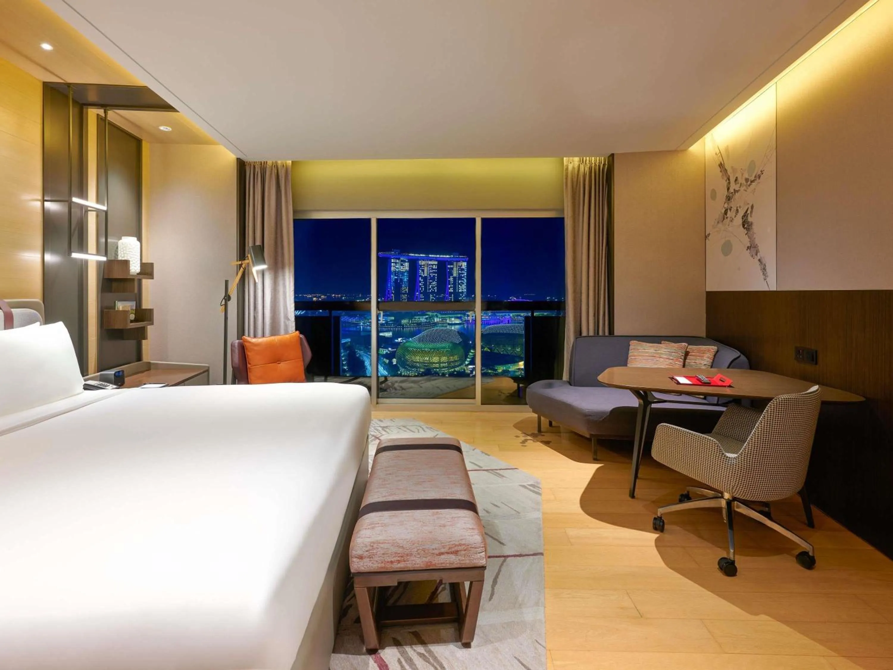 Bedroom, Bed in Swissotel The Stamford Singapore