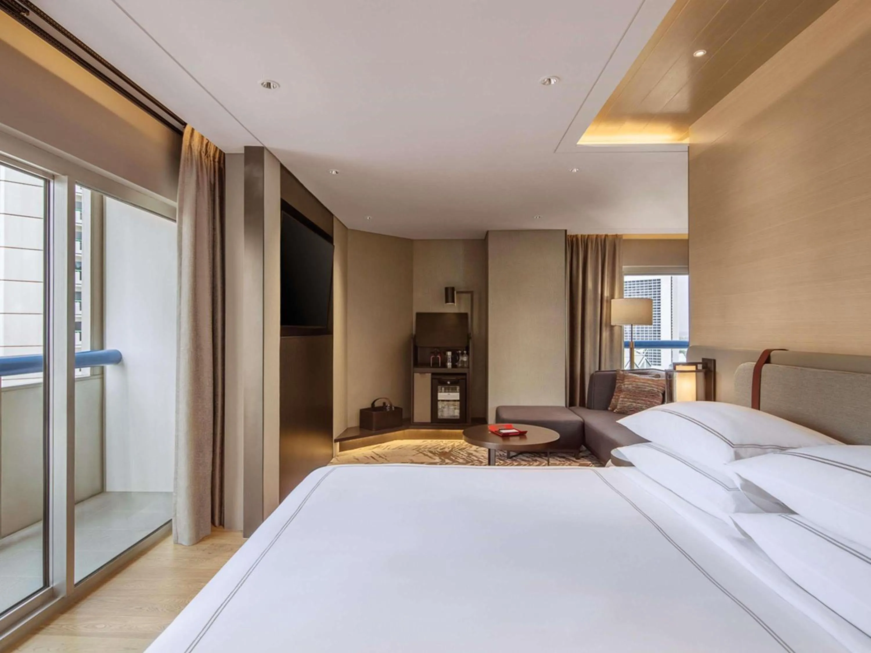Bedroom, Bed in Swissotel The Stamford Singapore