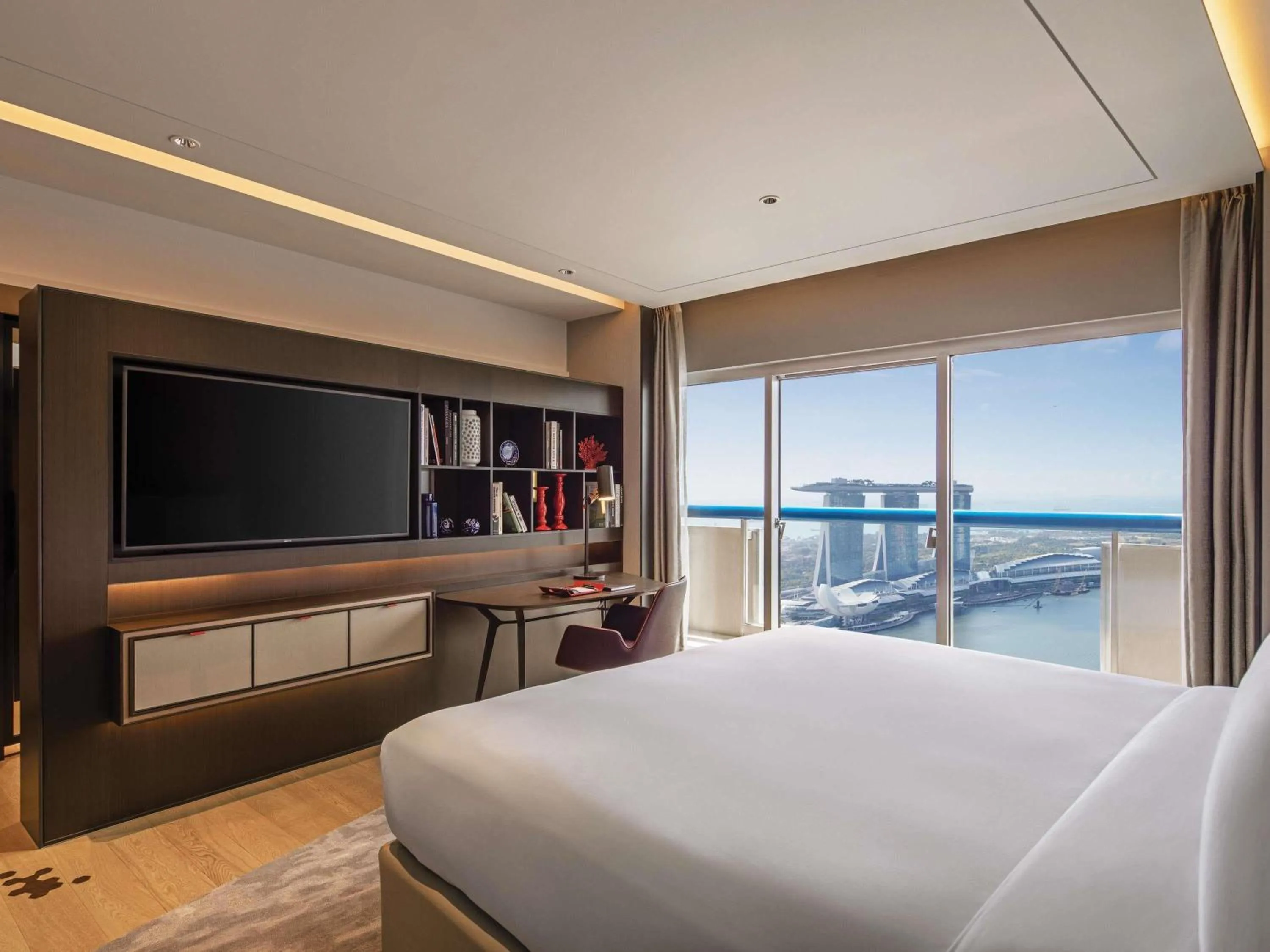 Bedroom, Bed in Swissotel The Stamford Singapore