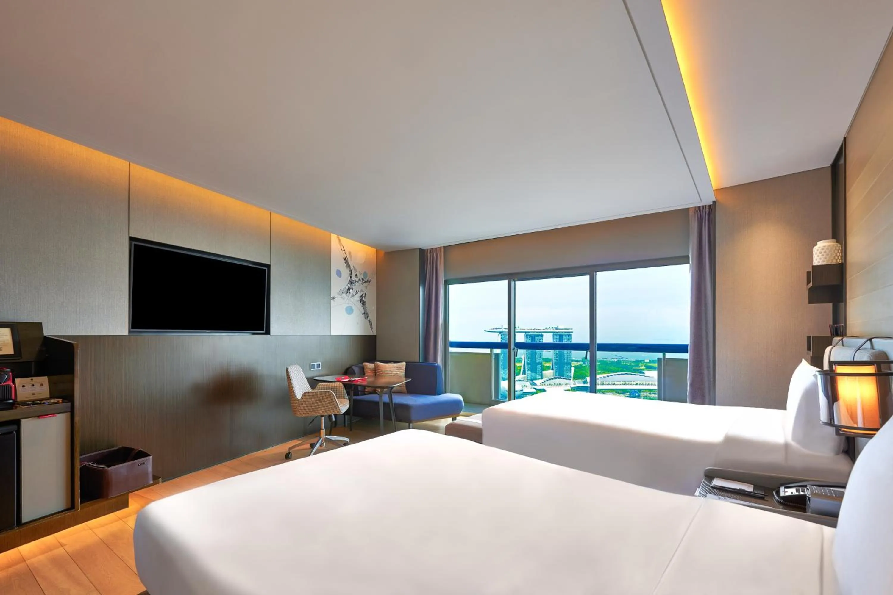 Bed in Swissotel The Stamford Singapore