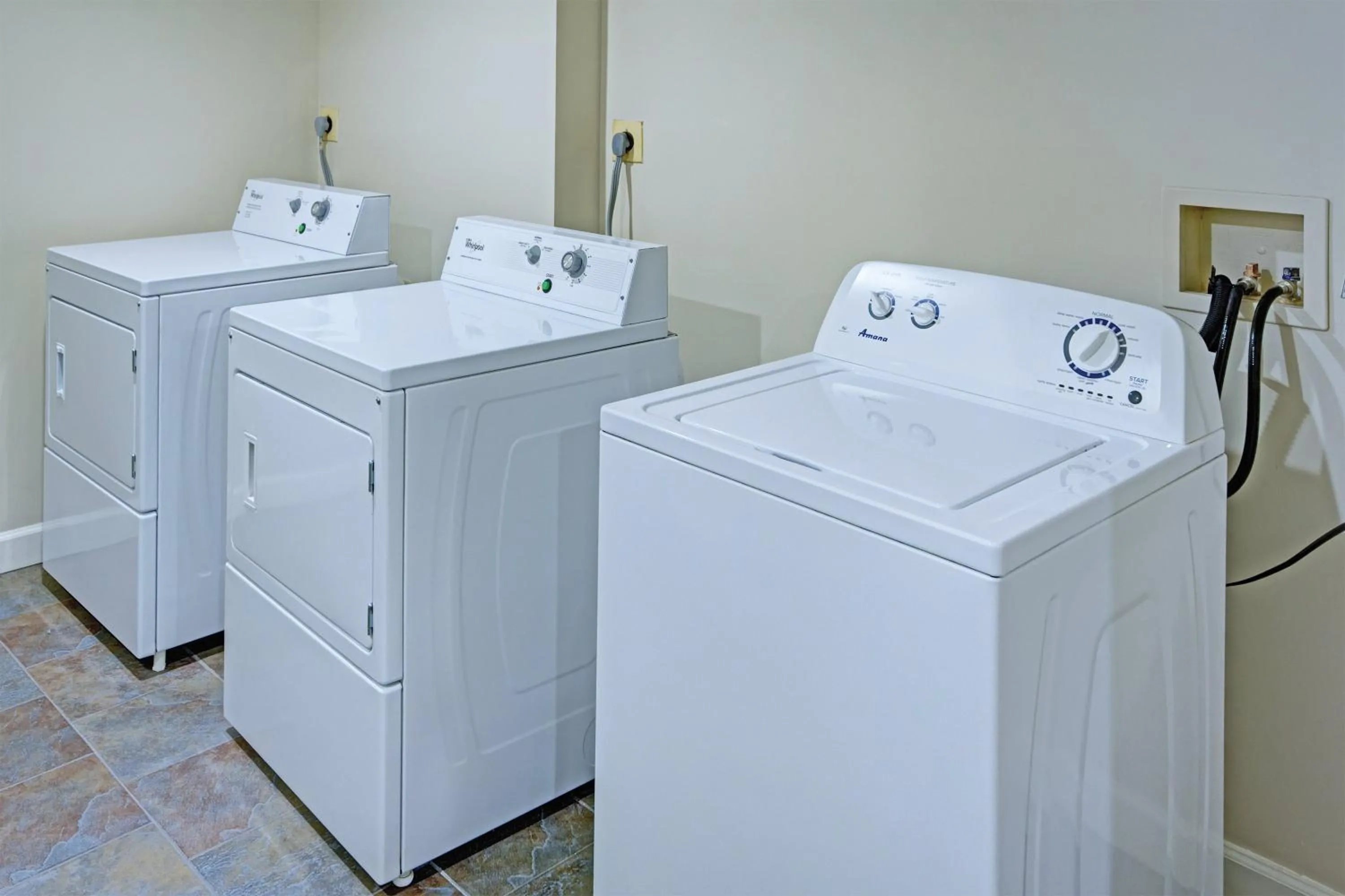 laundry in Club Wyndham Old Town Alexandria