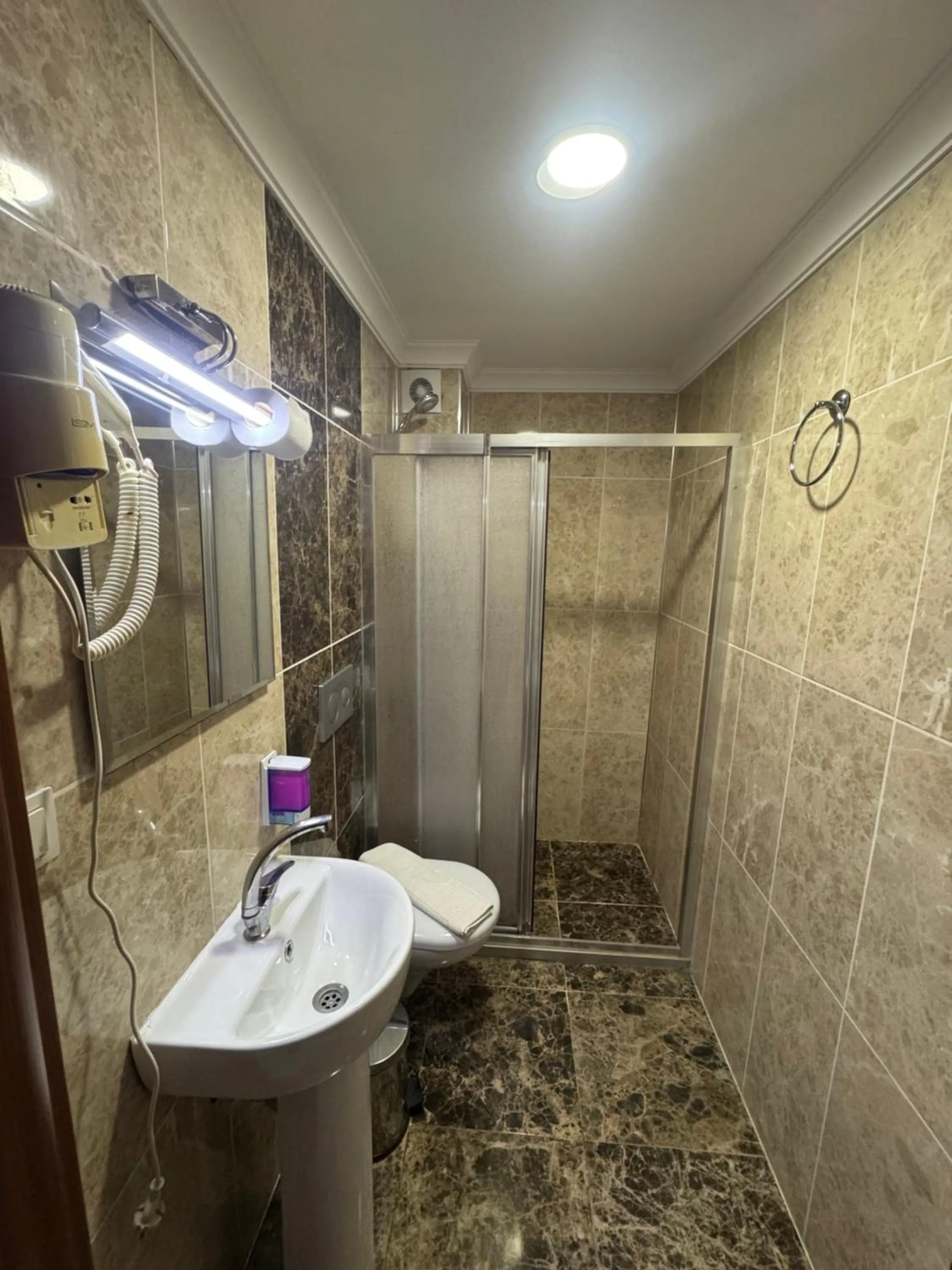 Shower in Rosalie Palace Hotel