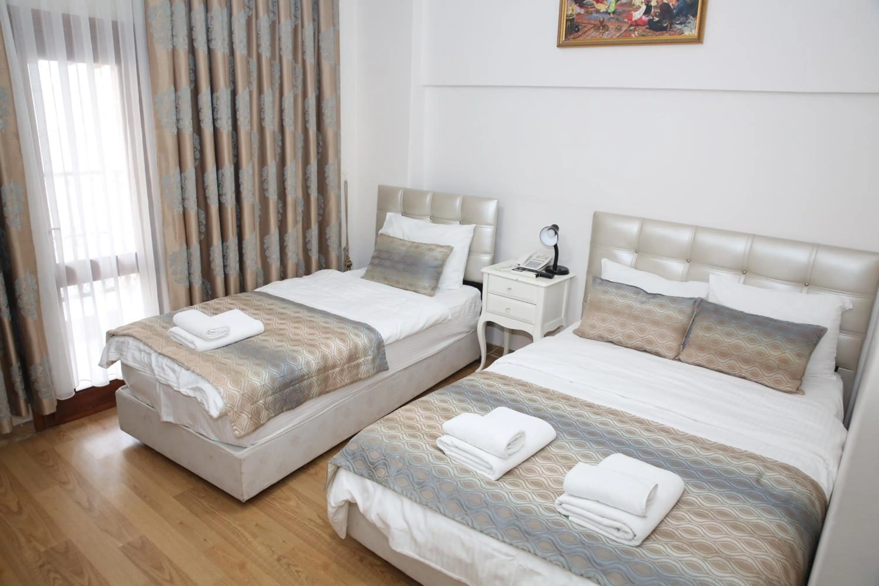 Photo of the whole room, Bed in Rosalie Palace Hotel