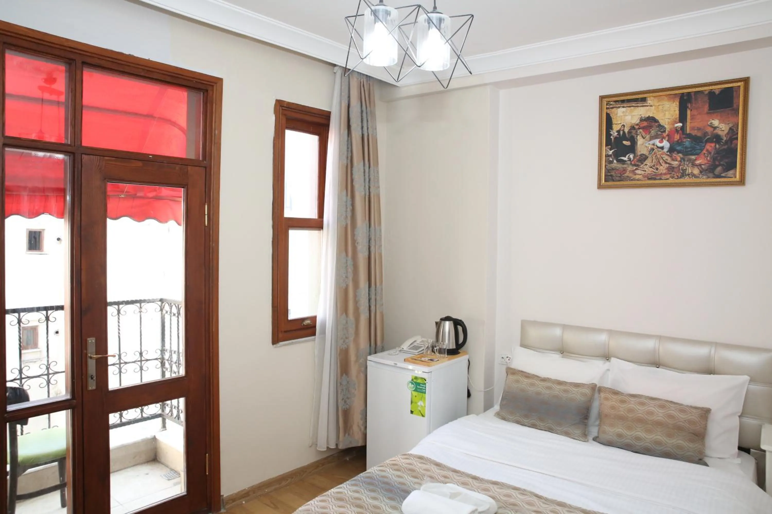 Photo of the whole room, Bed in Rosalie Palace Hotel