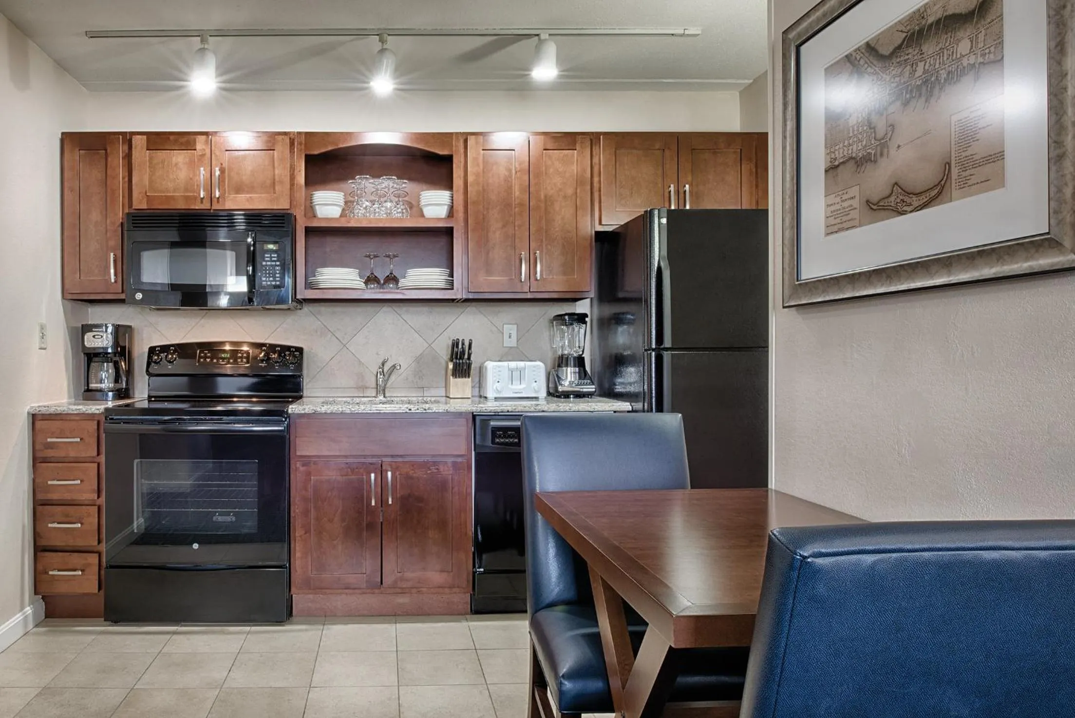 Kitchen or kitchenette in Club Wyndham Long Wharf