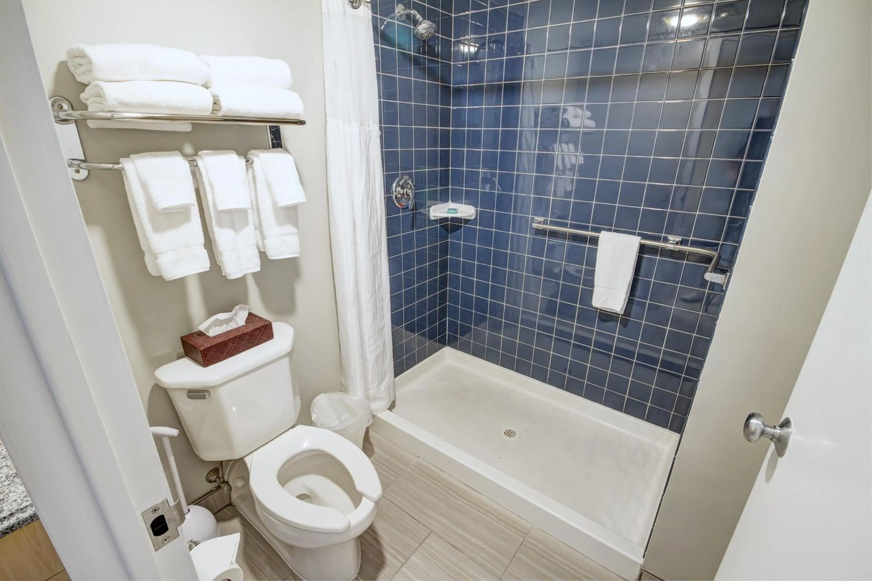 Bathroom in Club Wyndham Inn on the Harbor