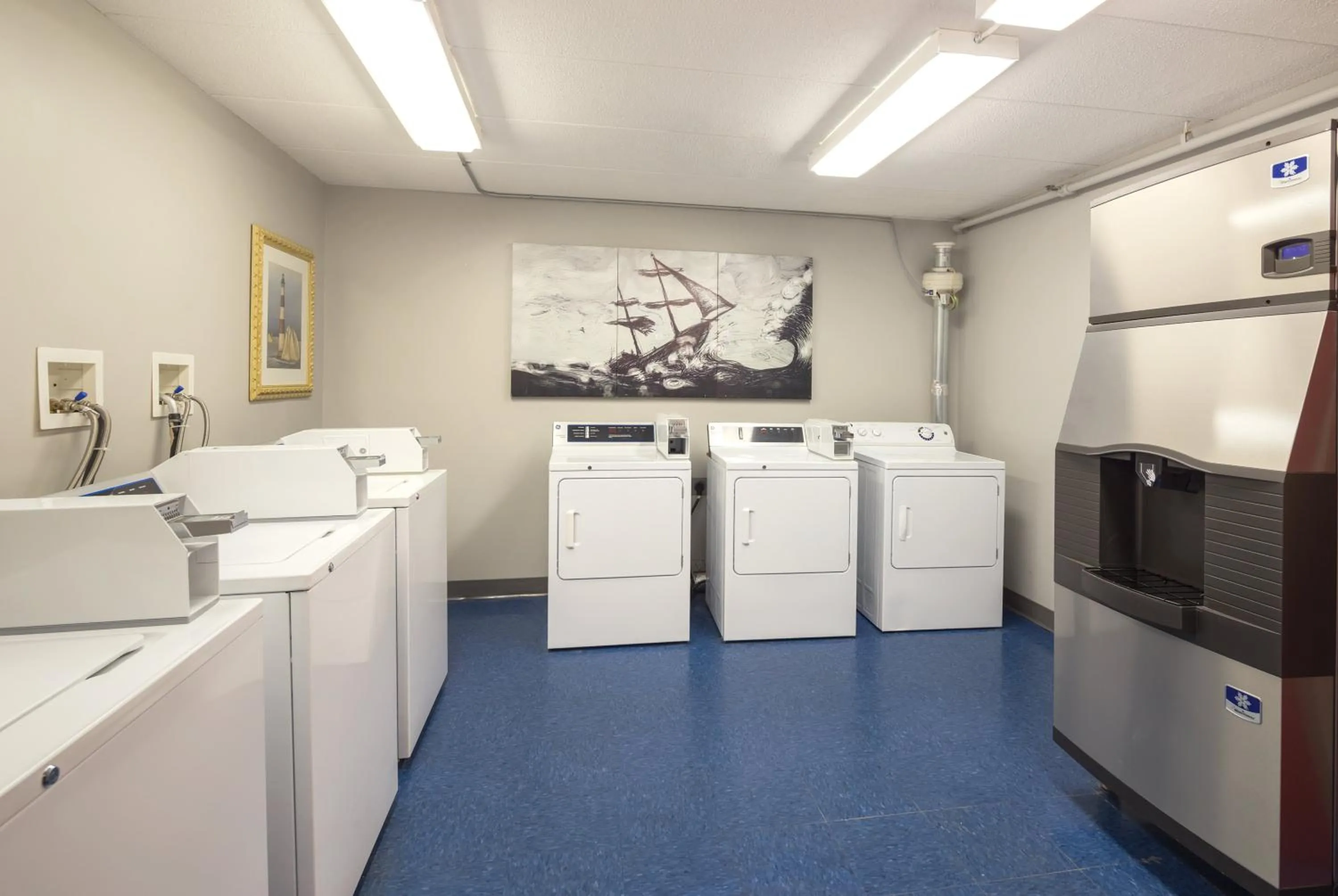 laundry in Club Wyndham Inn on the Harbor