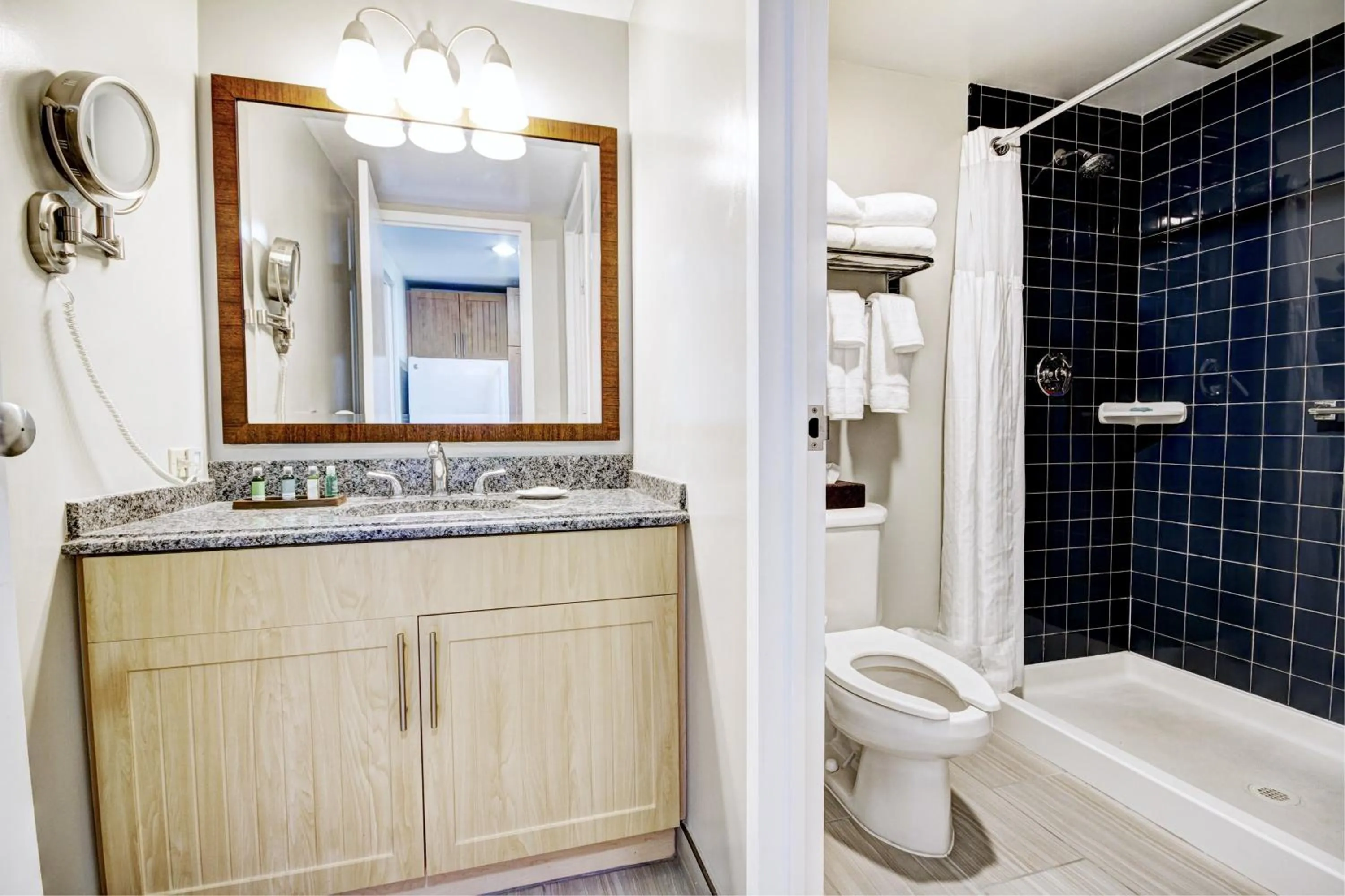 Bathroom in Club Wyndham Inn on the Harbor