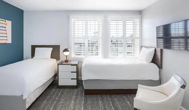 Bedroom, Bed in Club Wyndham Newport Onshore