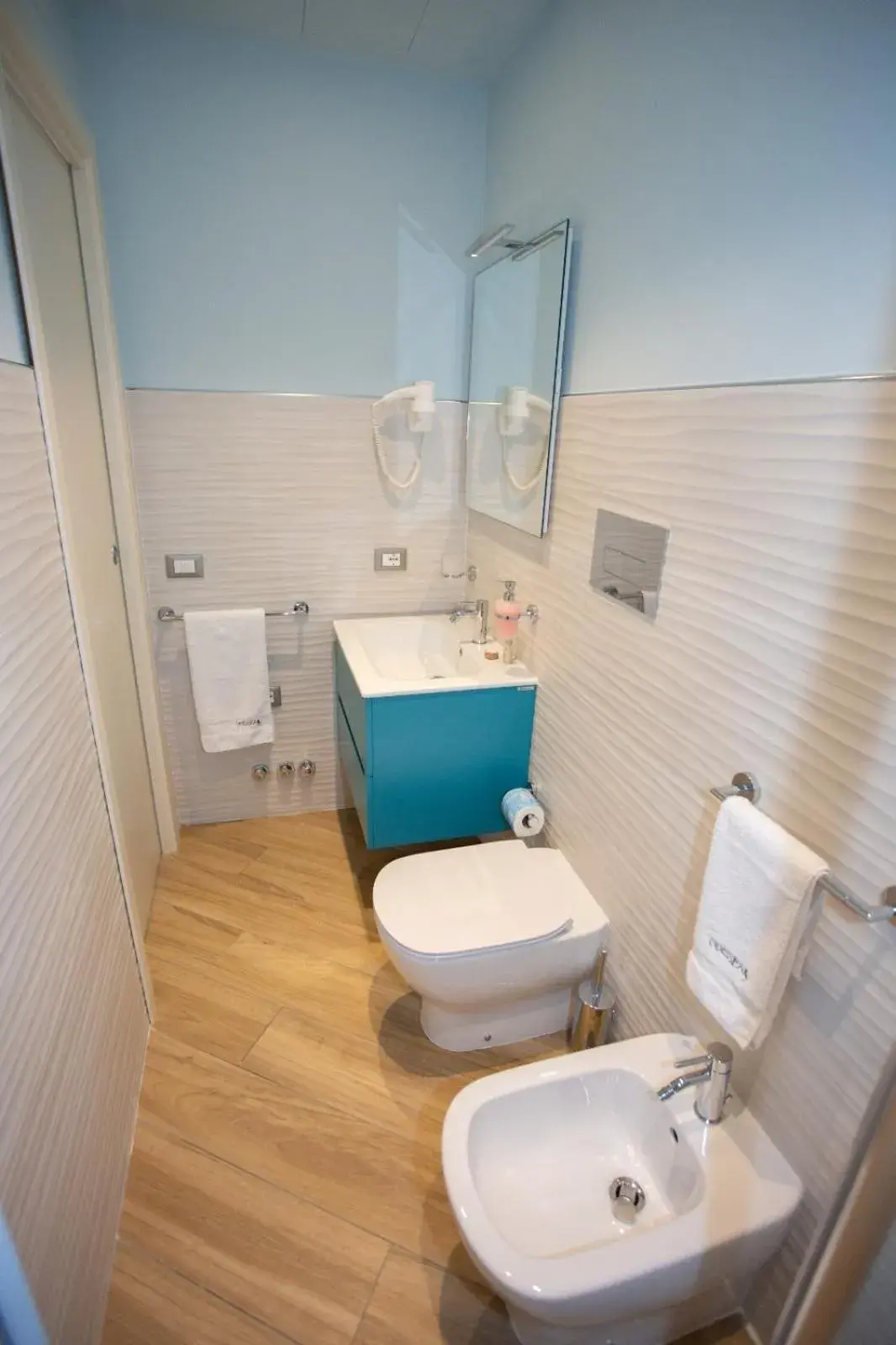 Quadruple Room with Private Bathroom in Odissea Residence e Rooms Quadruple Room with Private Bathroom in Odissea Residence e Rooms