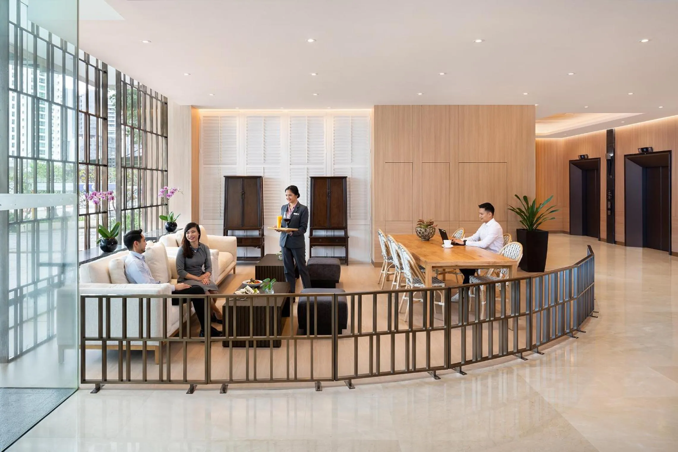 Restaurant/places to eat in Grand Mercure Singapore Roxy