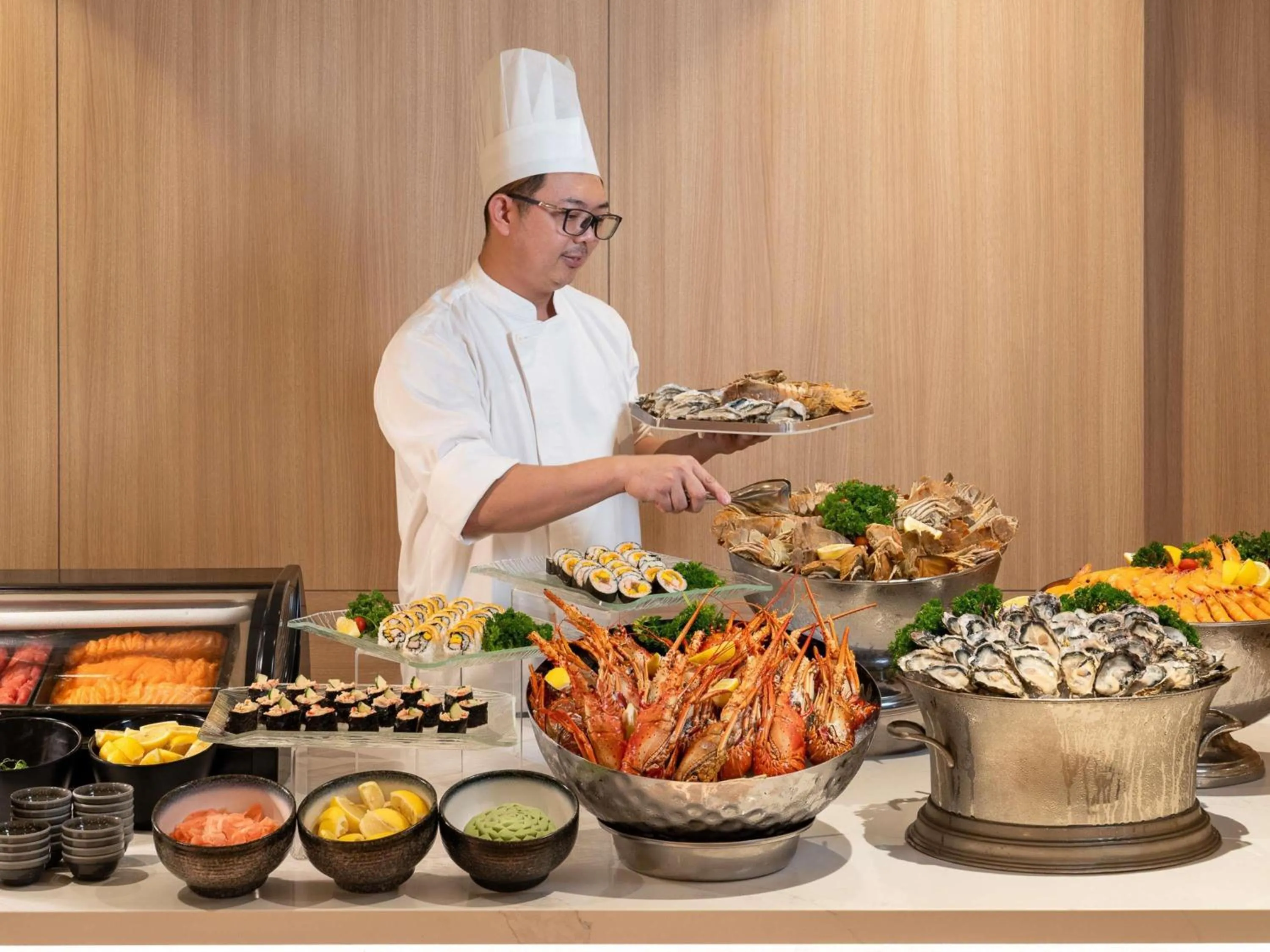 Restaurant/places to eat in Grand Mercure Singapore Roxy