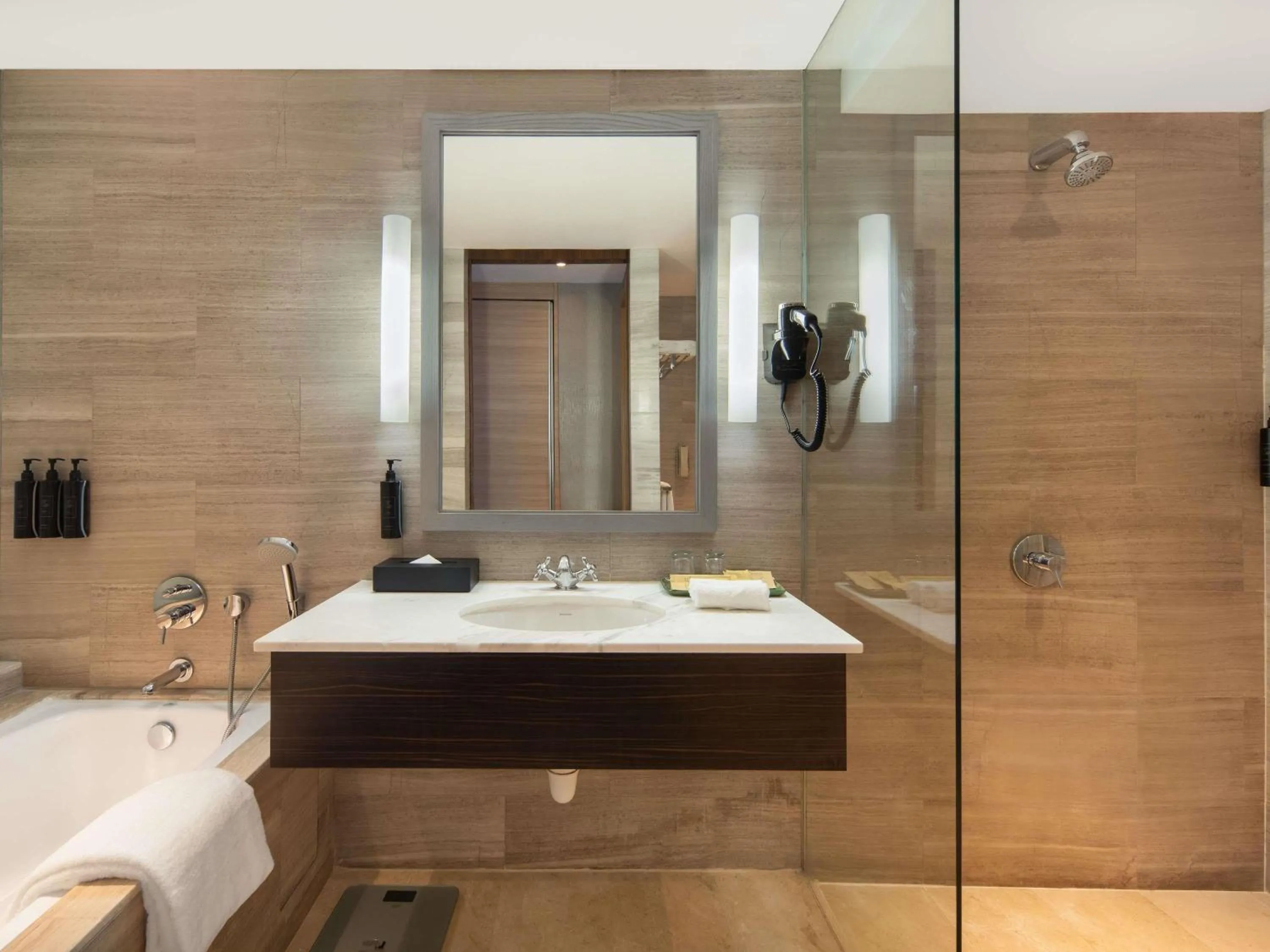 Bedroom in Grand Mercure Singapore Roxy