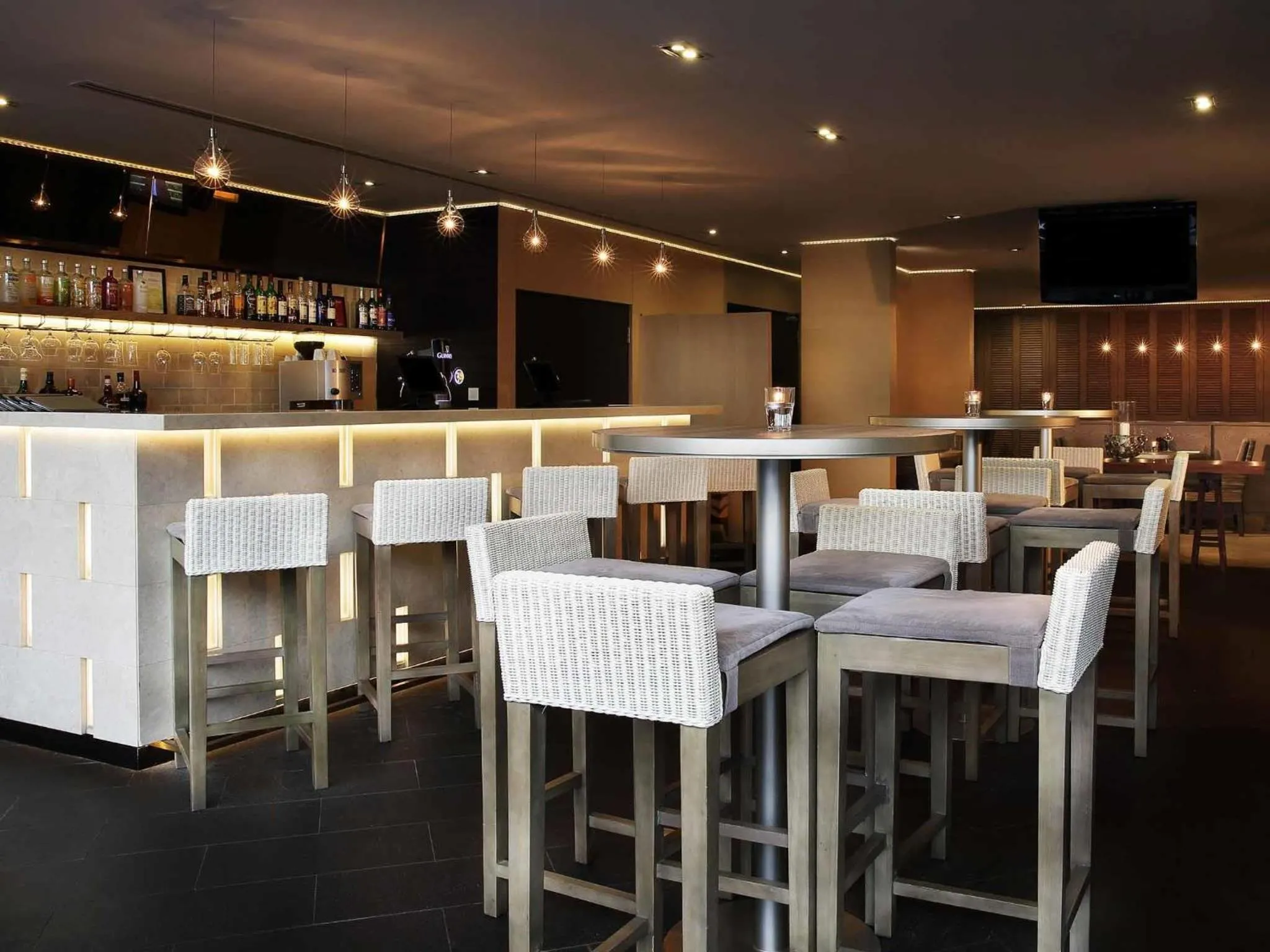 Lounge or bar in Grand Mercure Singapore Roxy