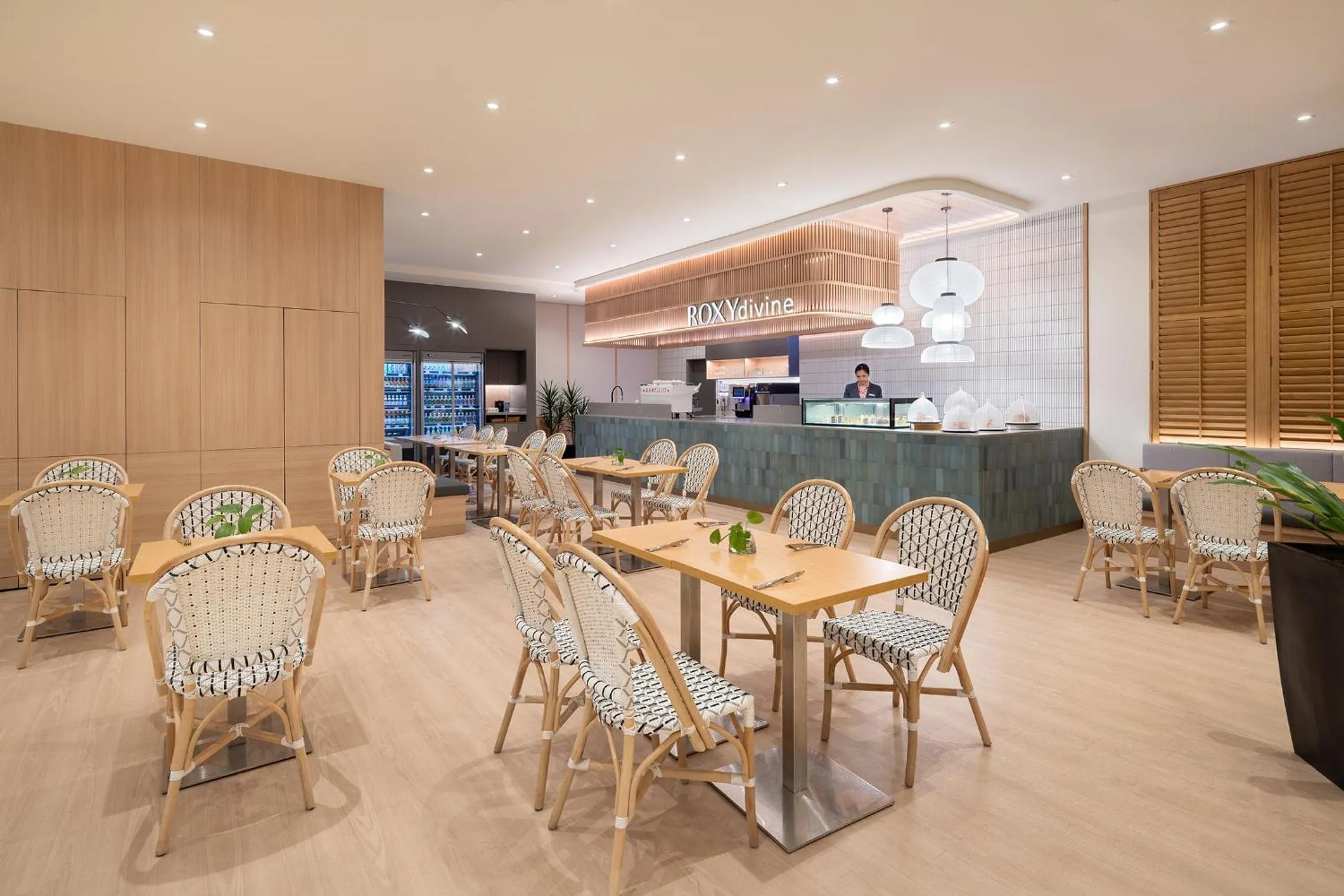 Restaurant/places to eat in Grand Mercure Singapore Roxy