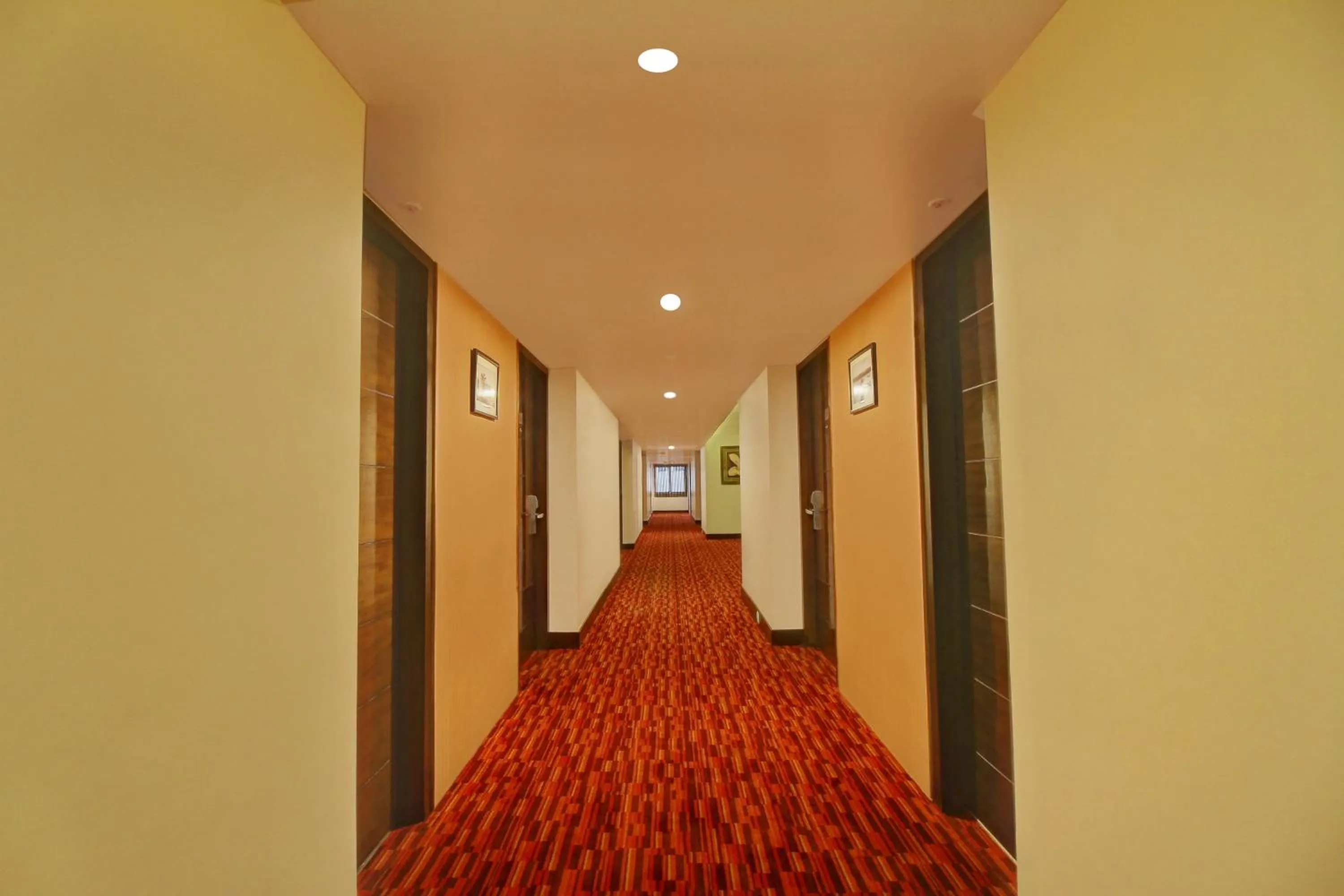 Lobby or reception in Monarch Luxur - Infantry Road