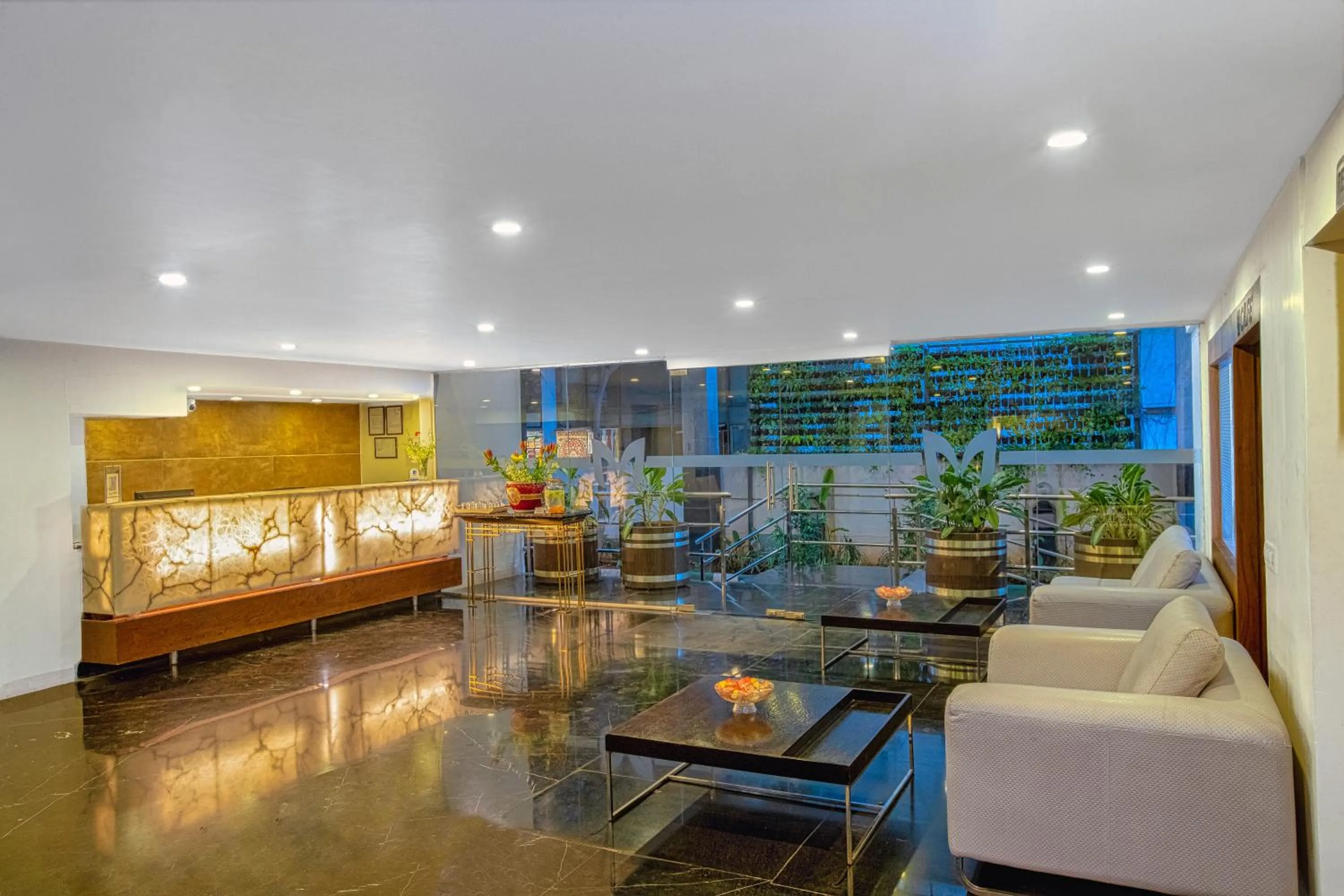Lobby or reception in Monarch Luxur - Infantry Road