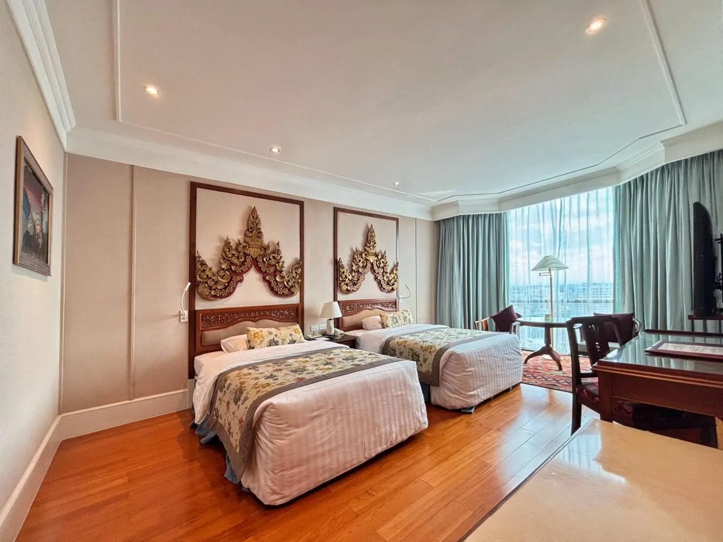Bedroom, Bed in The Empress Hotel