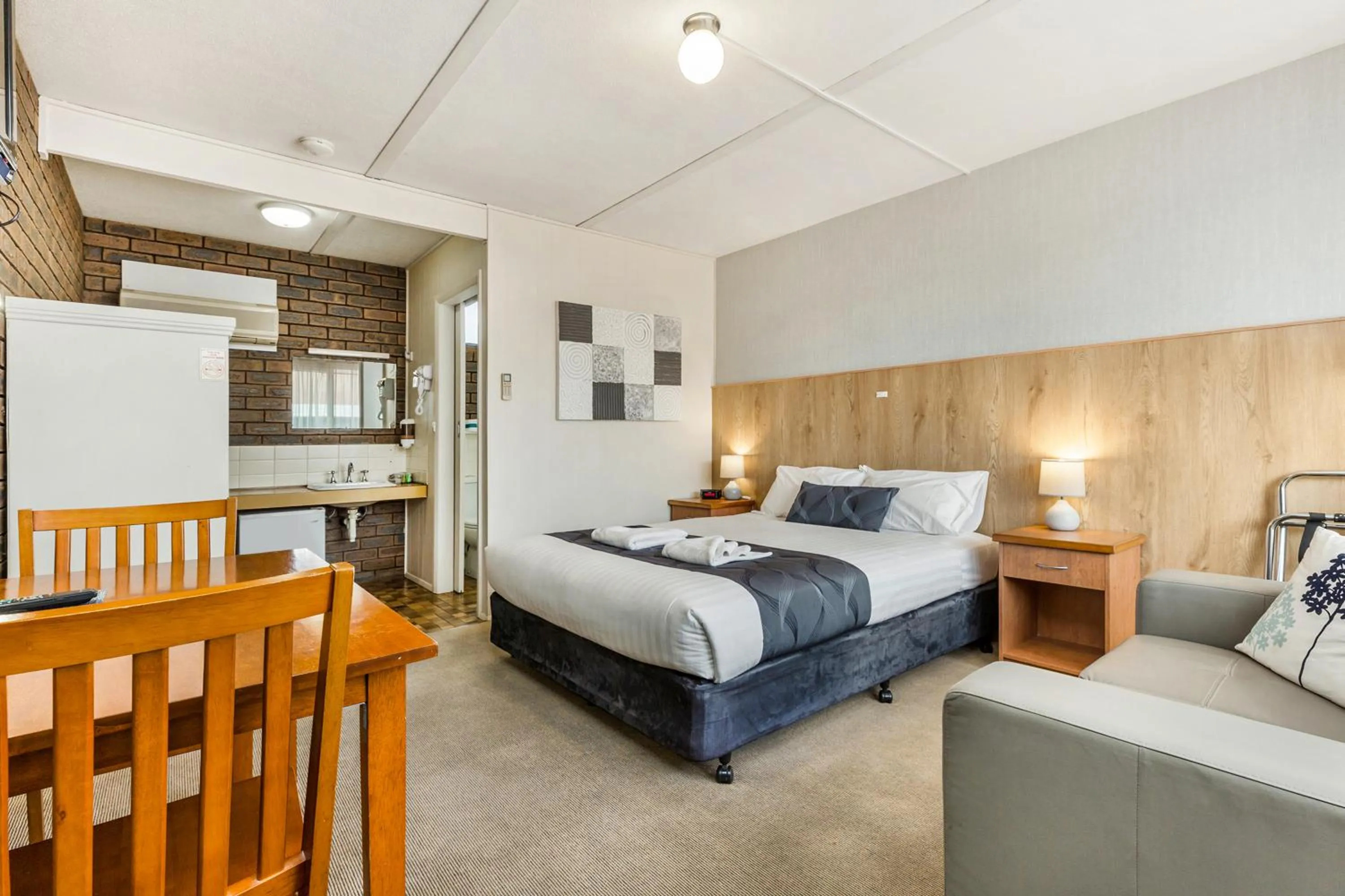 Photo of the whole room, Bed in Bendigo McIvor Motor Inn