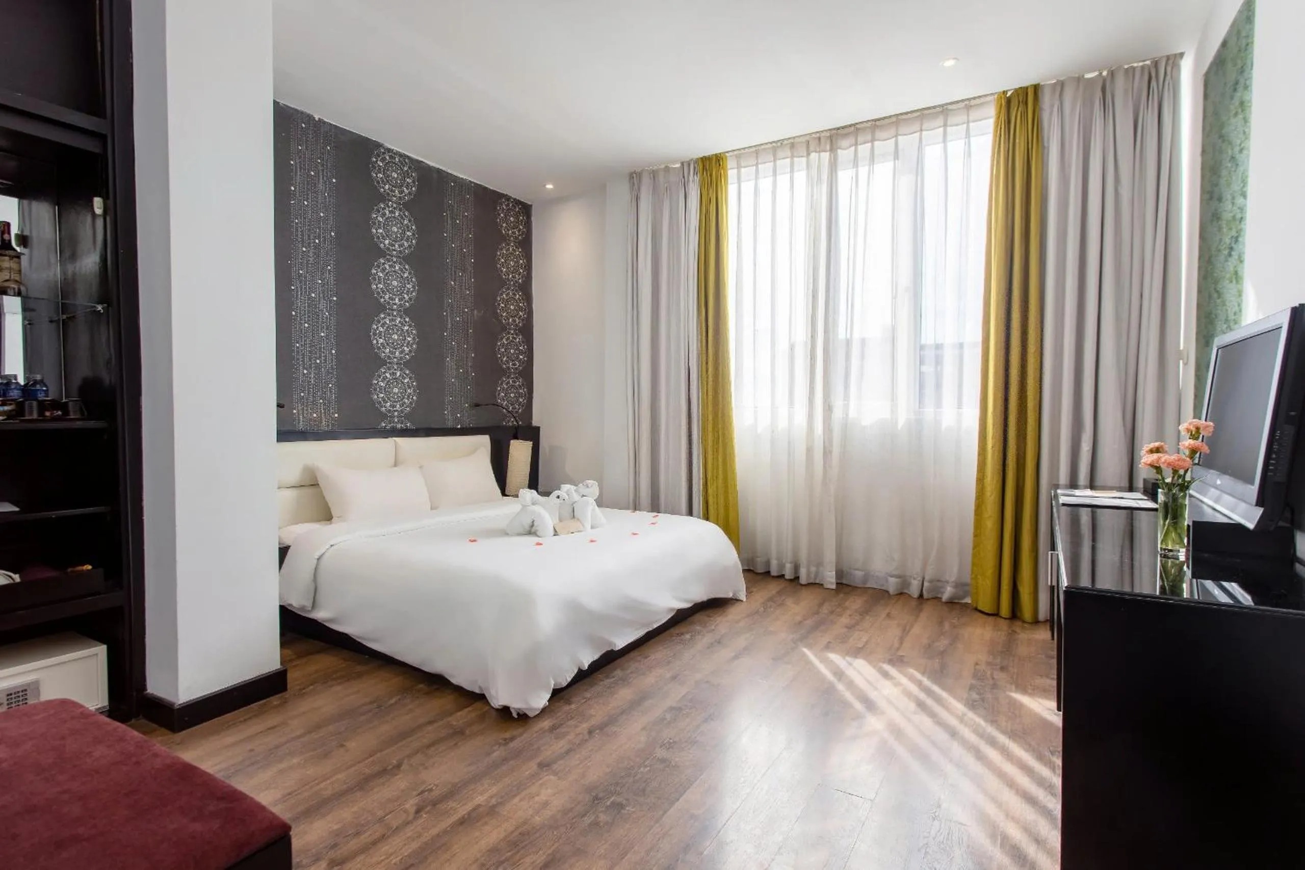 Bedroom, Bed in Orchid Hotel