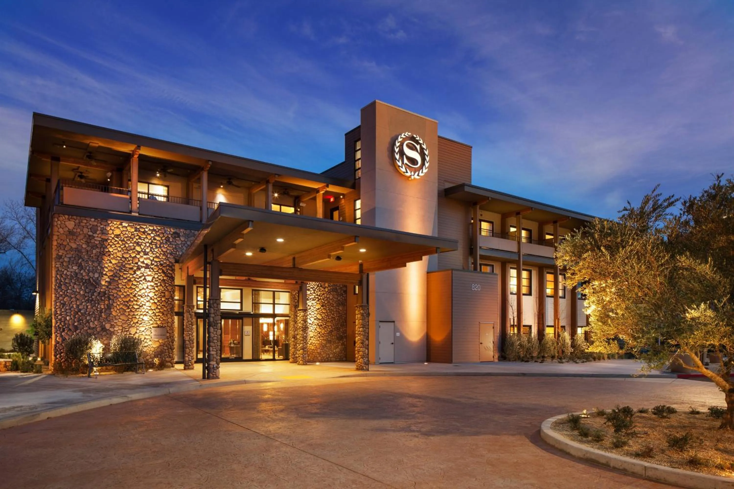 Property building in Sheraton Redding Hotel at the Sundial Bridge