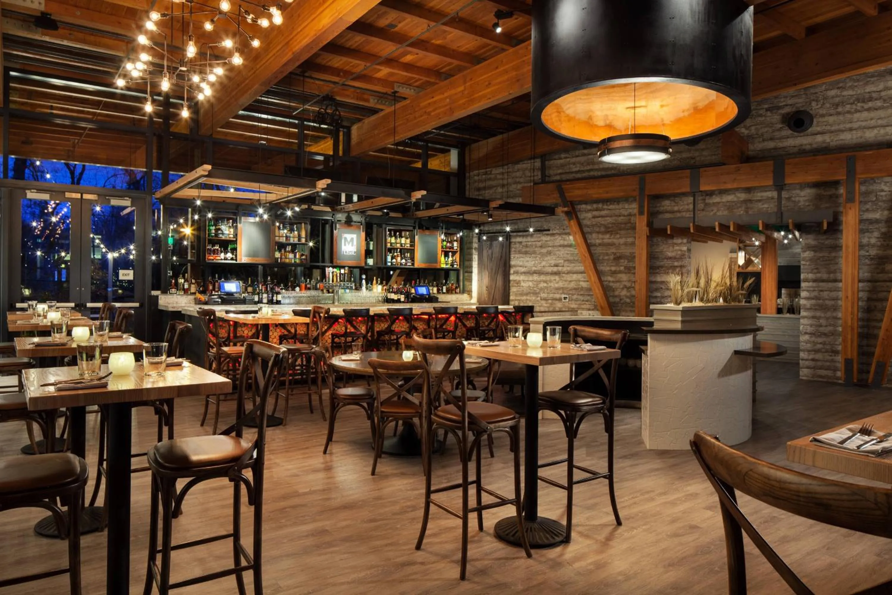 Restaurant/places to eat in Sheraton Redding Hotel at the Sundial Bridge