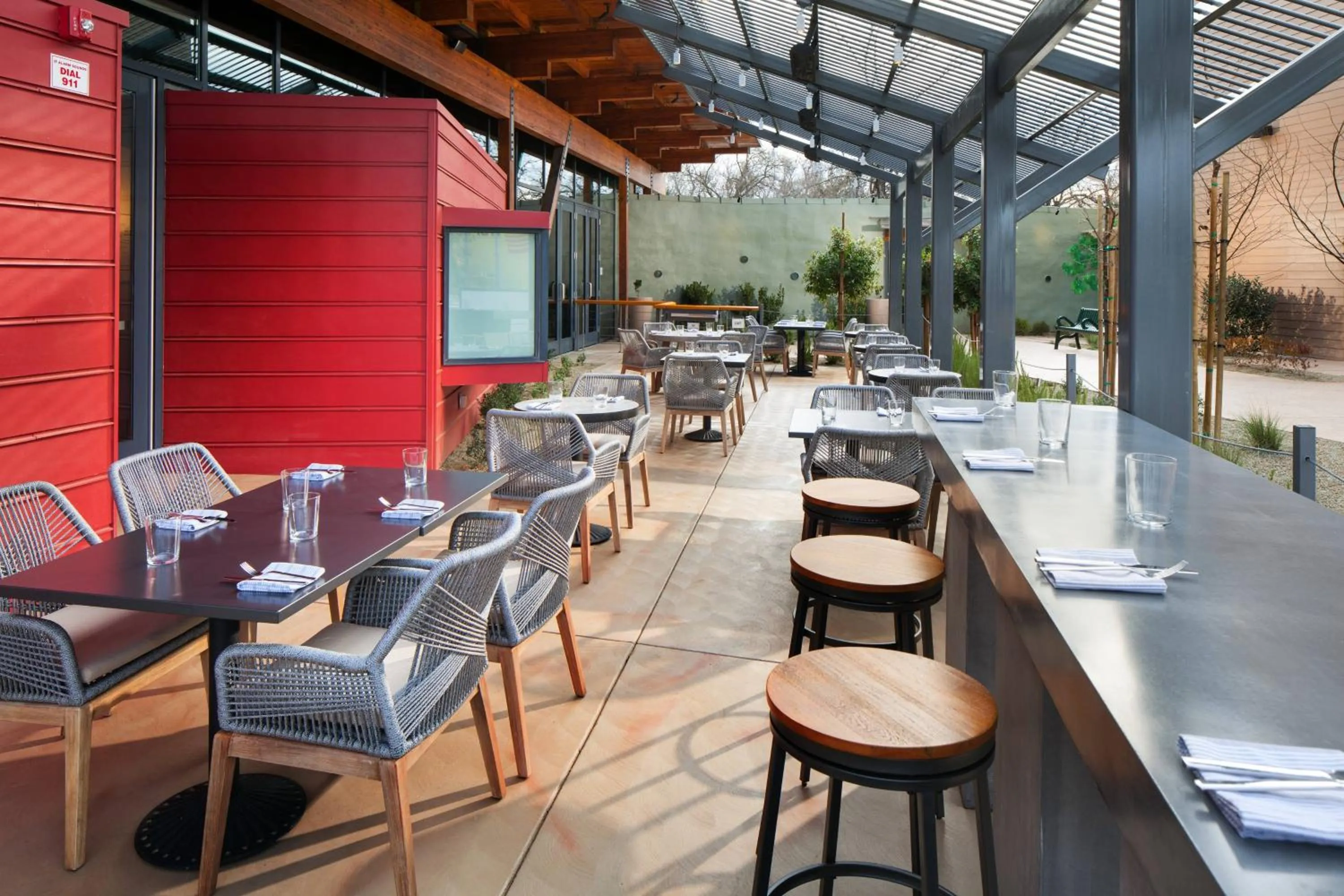 Restaurant/places to eat in Sheraton Redding Hotel at the Sundial Bridge