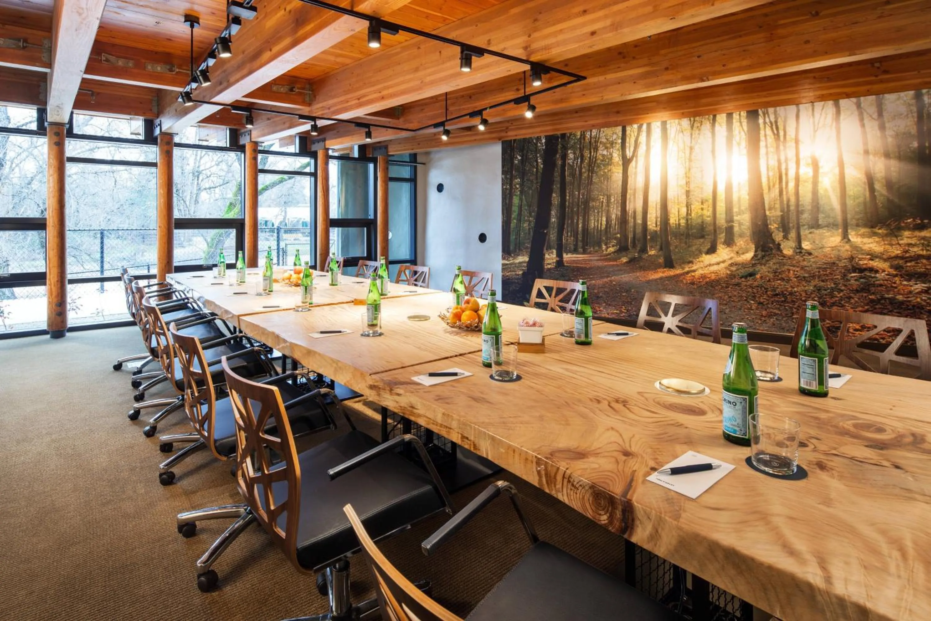 Meeting/conference room in Sheraton Redding Hotel at the Sundial Bridge