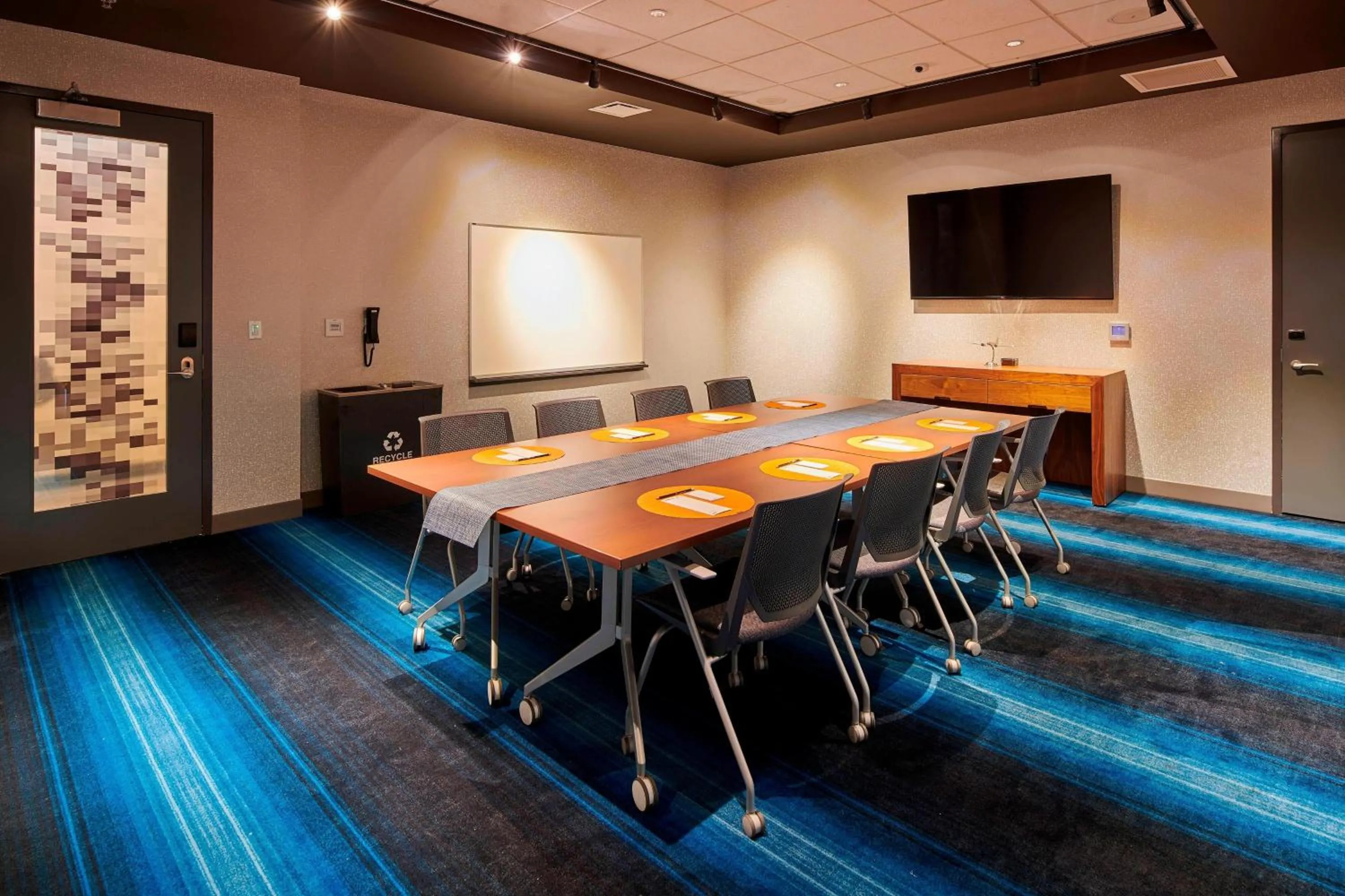 Meeting/conference room in Aloft Cleveland Airport