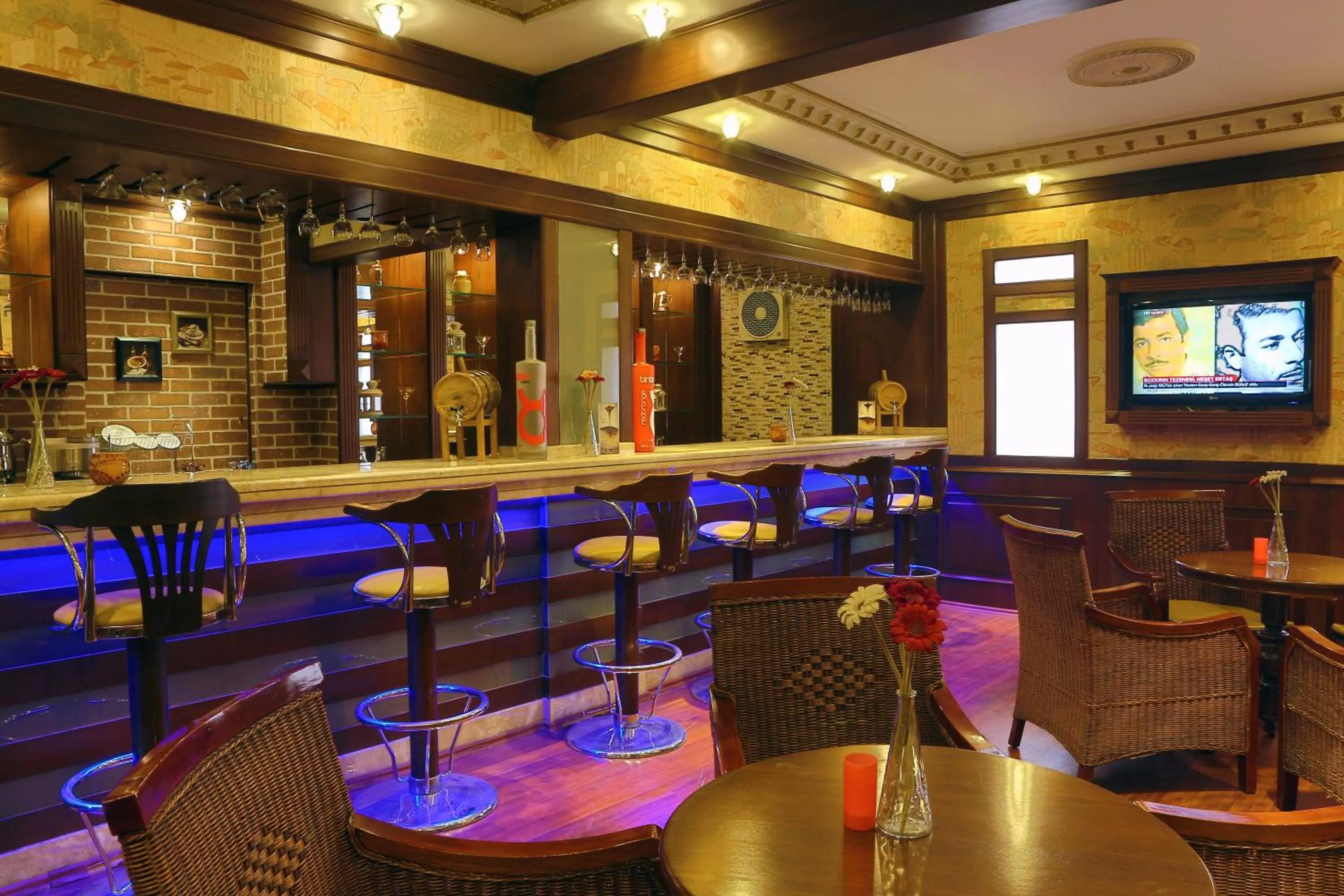 Restaurant/places to eat in Elit Palas Hotel