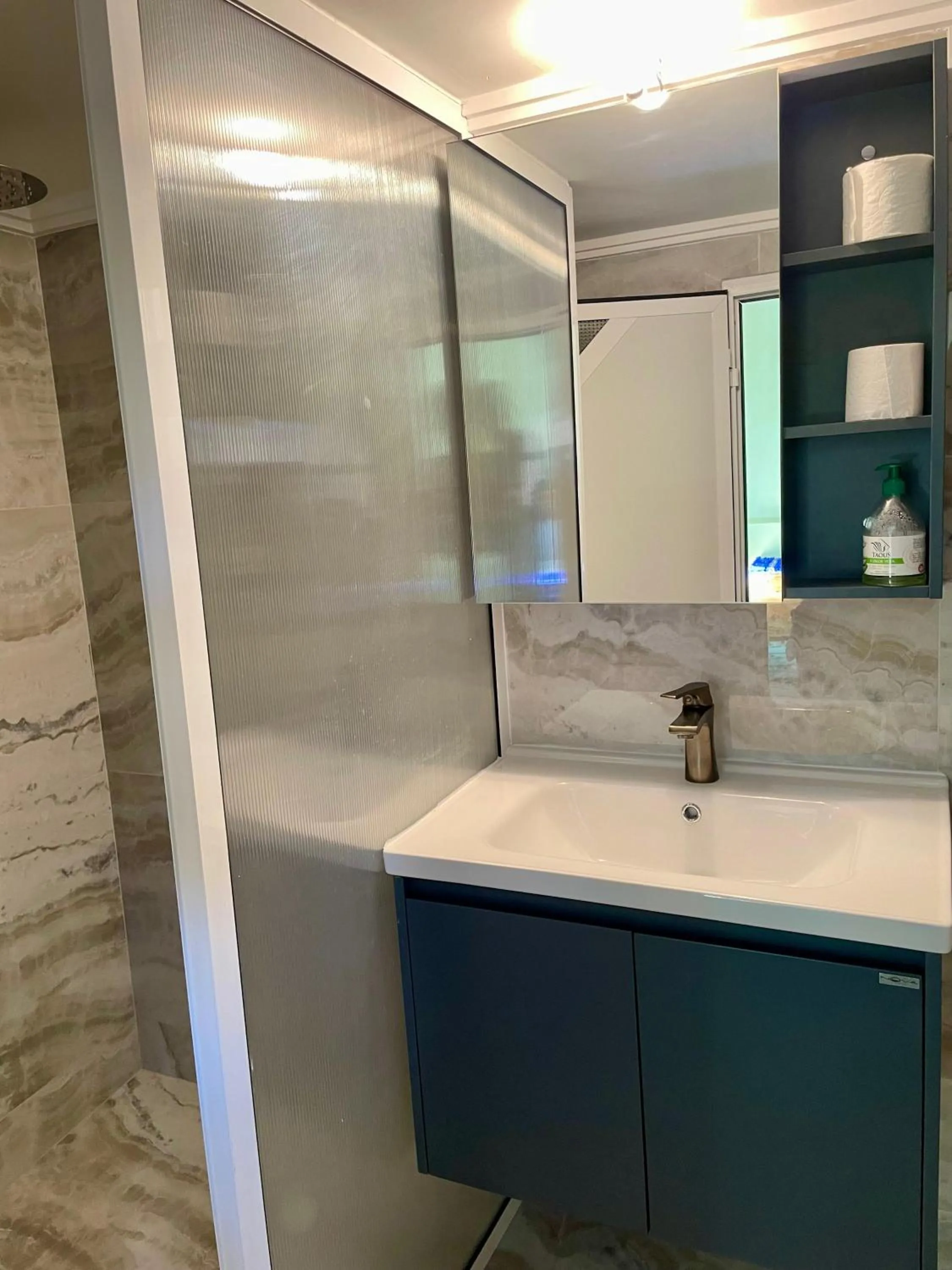 Shower in Bassatine Skoura