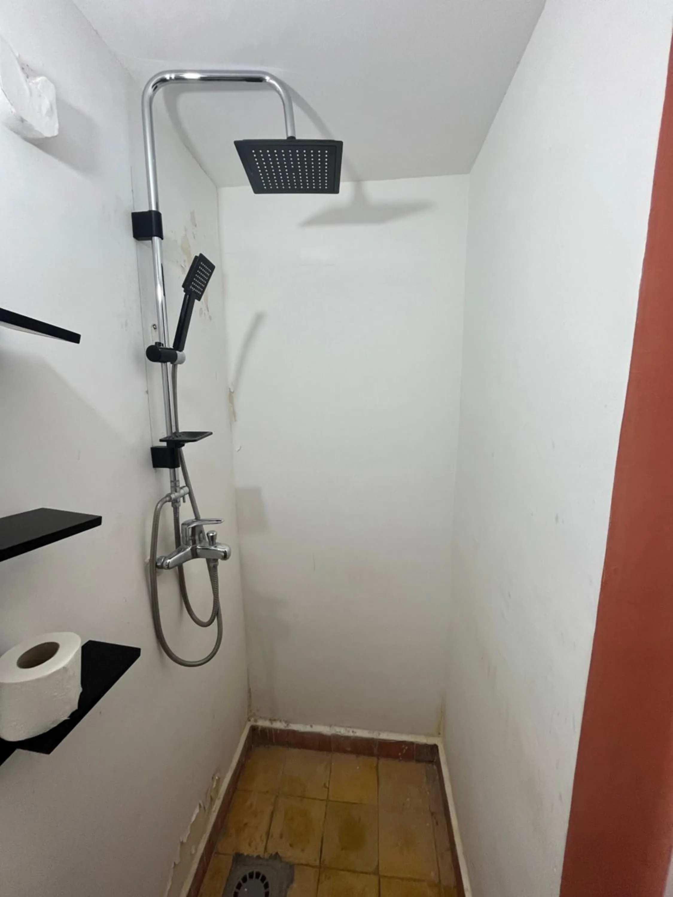 Shower in Bassatine Skoura