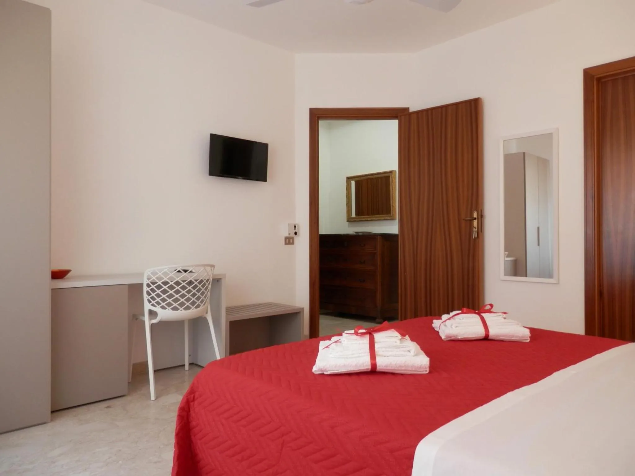 Photo of the whole room in Corsaro B&B