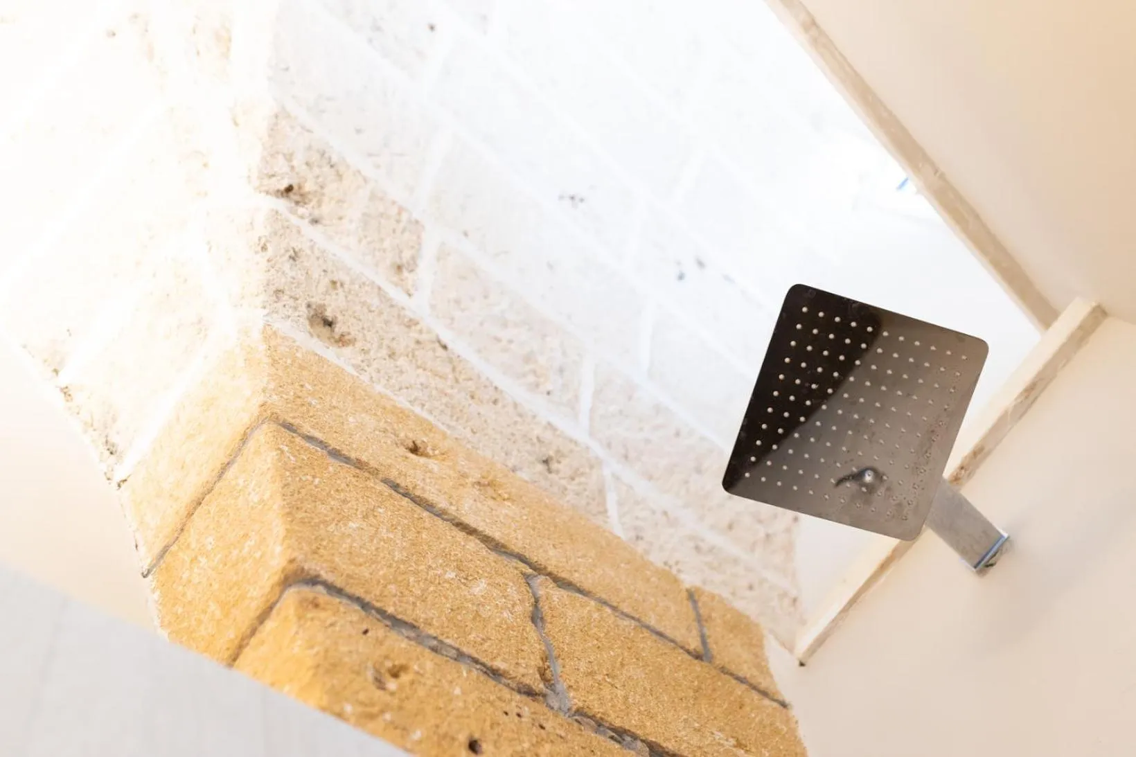 Shower in Tenuta Monacelli Lecce