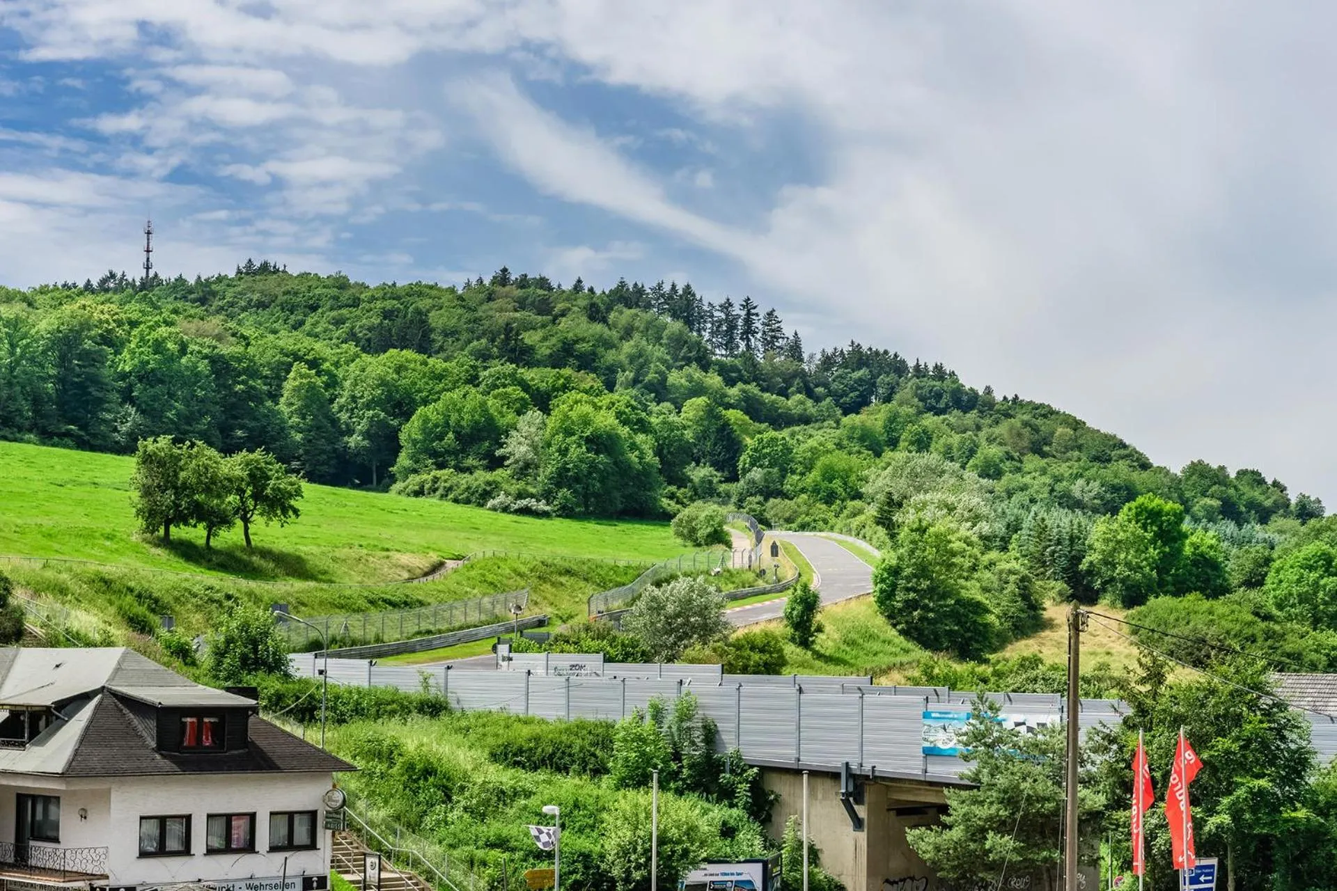 Landmark view in Hotel an der Nordschleife