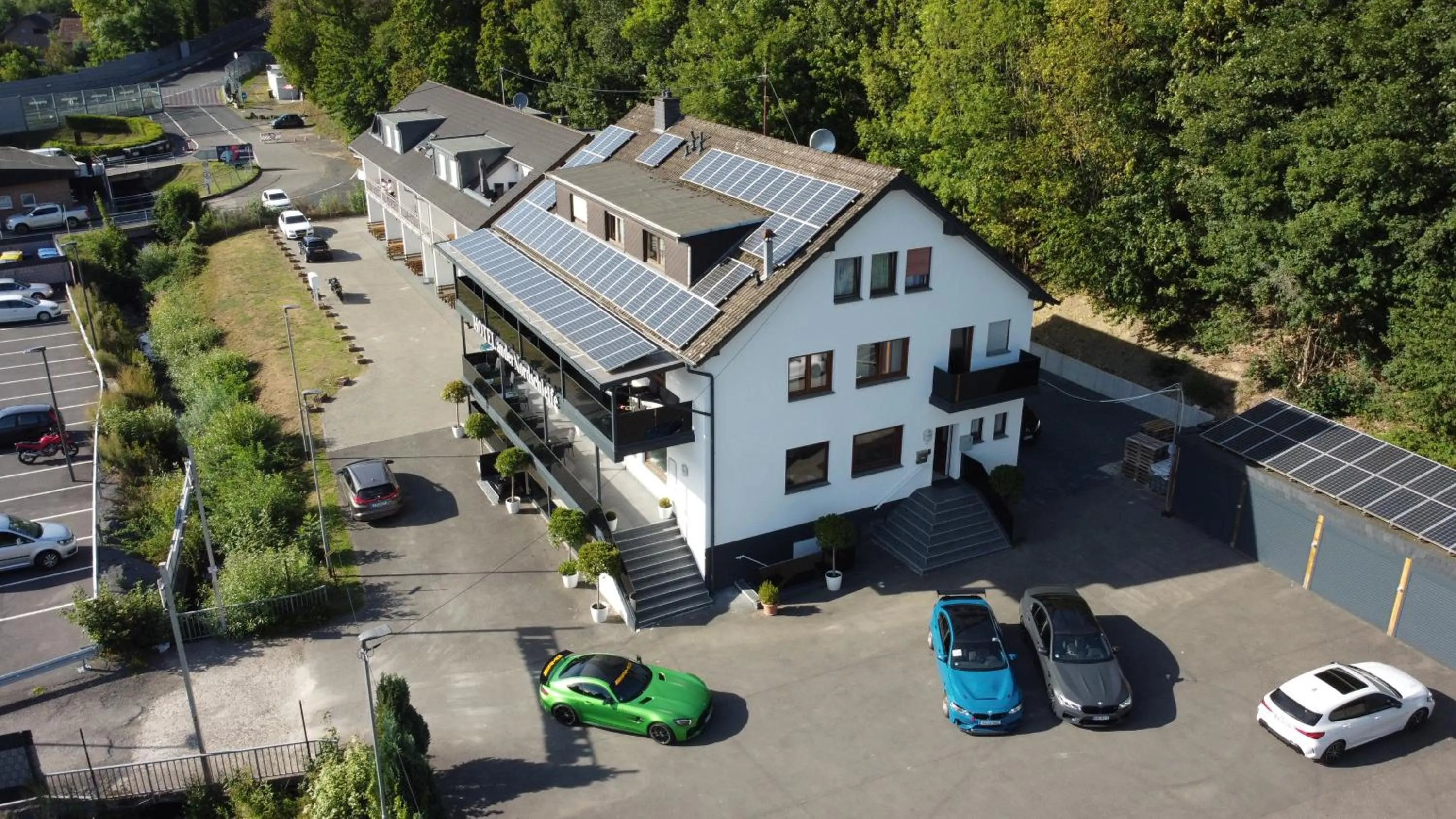 Property building in Hotel an der Nordschleife