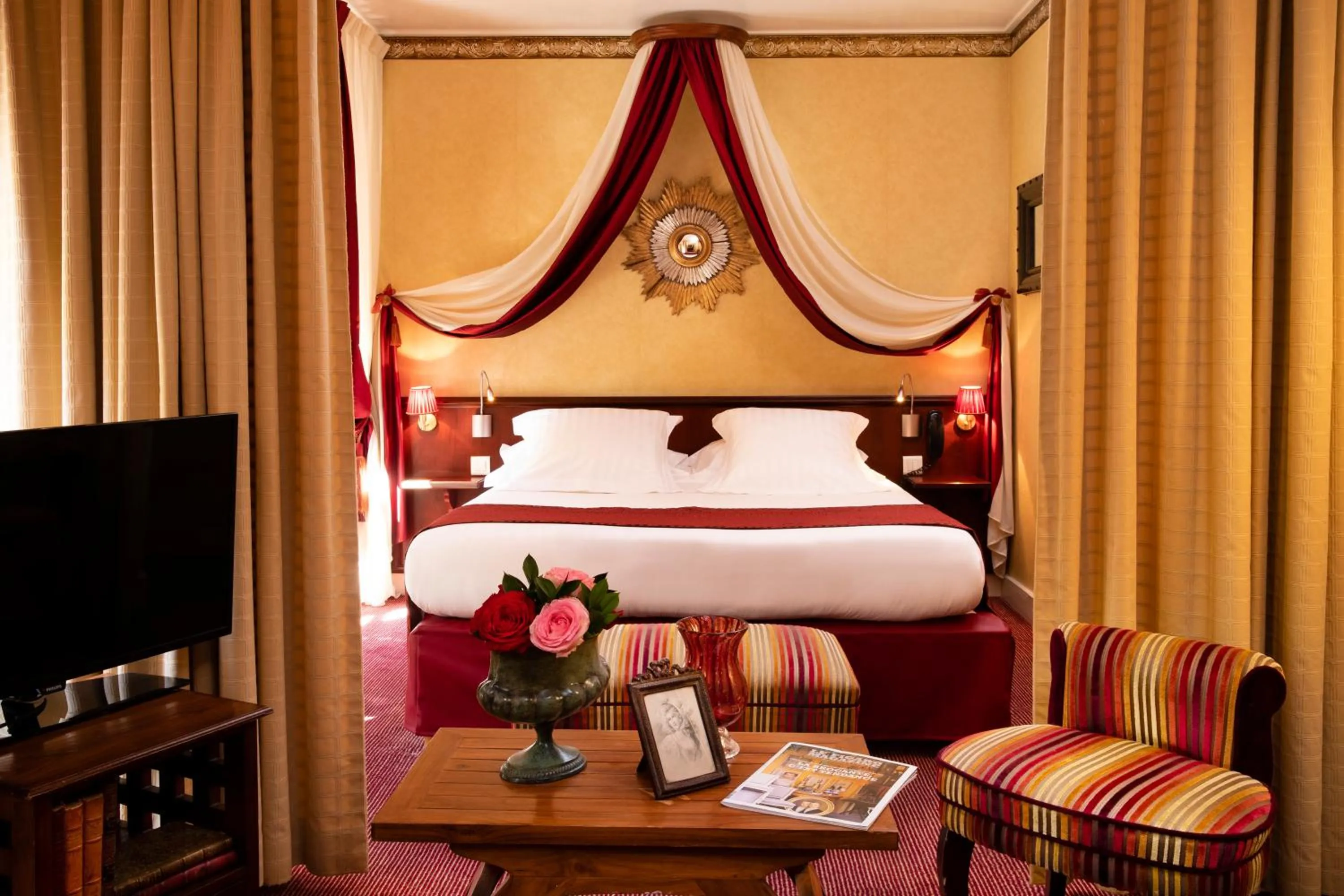 Photo of the whole room, Bed in Hotel Britannique