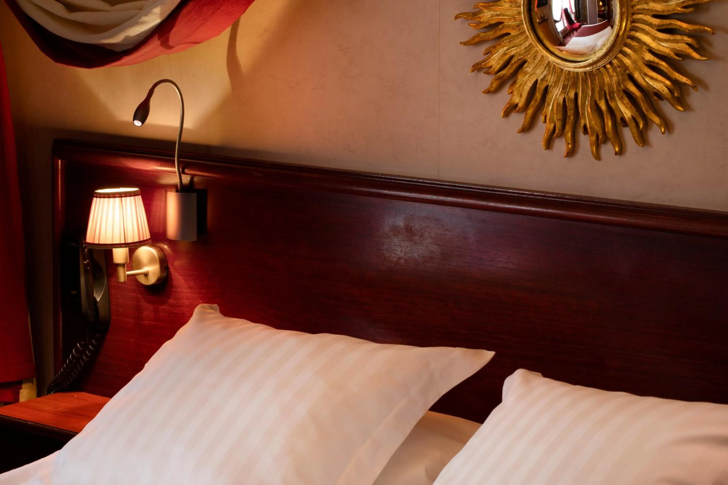 Bedroom, Bed in Hotel Britannique