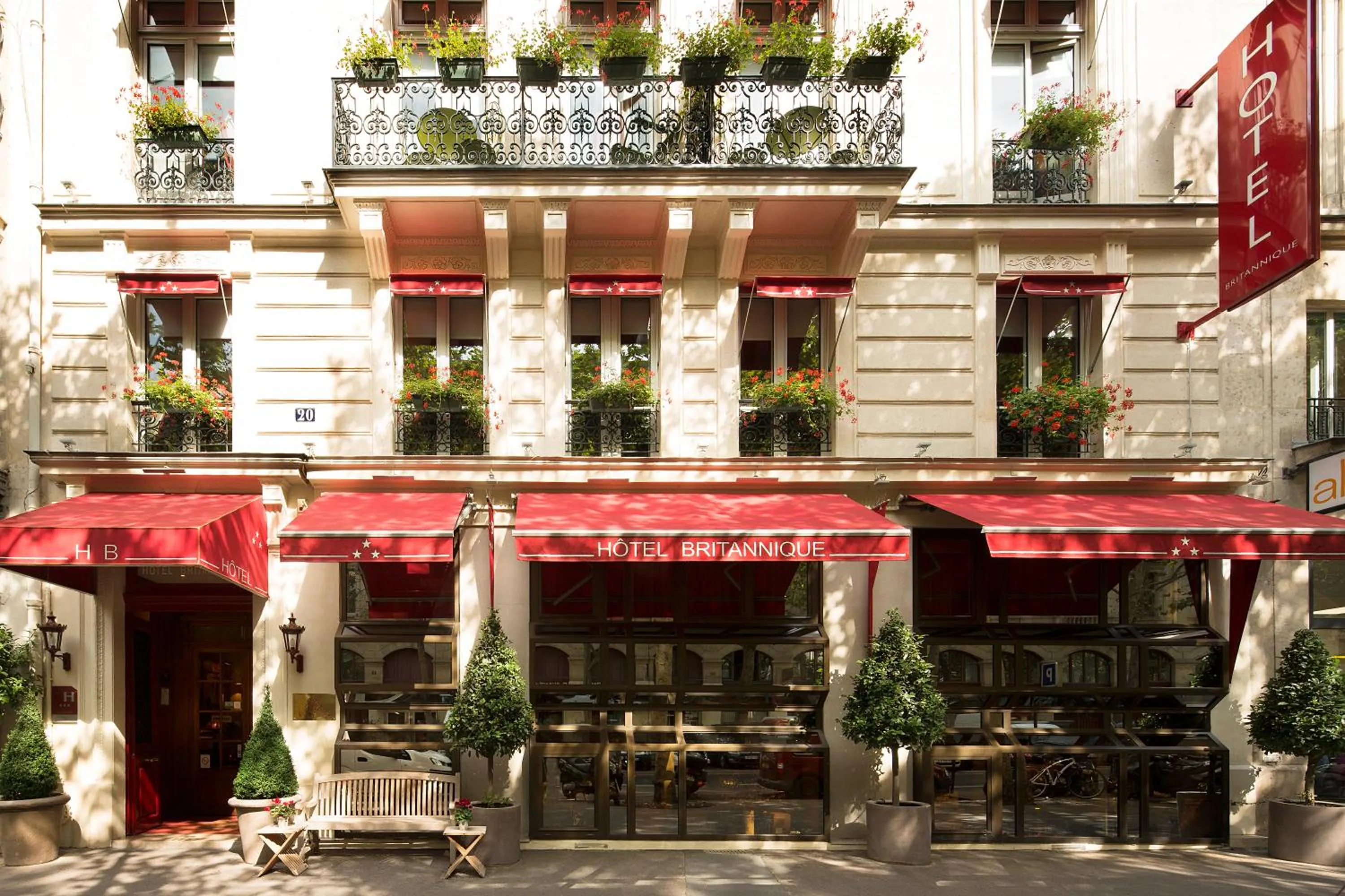 Facade/entrance in Hotel Britannique